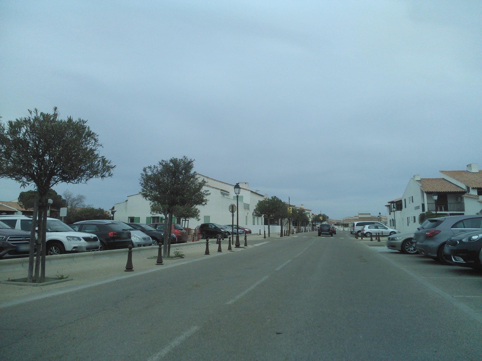 Street view near Le Fangassier, Saintes-Maries-de-la-Mer — © nomadmapper (CC BY-SA · Mapillary)