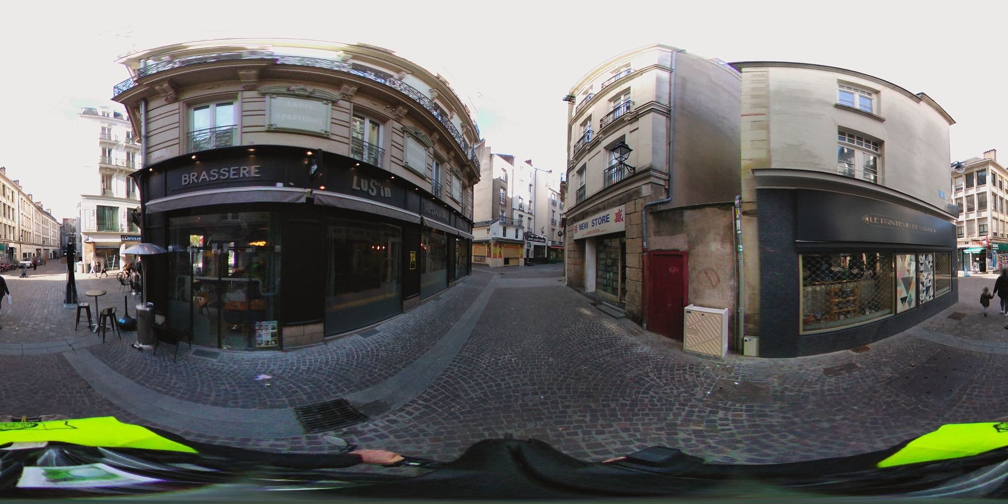Street view near Hôtel Saint-Daniel, Nantes — © cartocite (CC BY-SA · Mapillary)