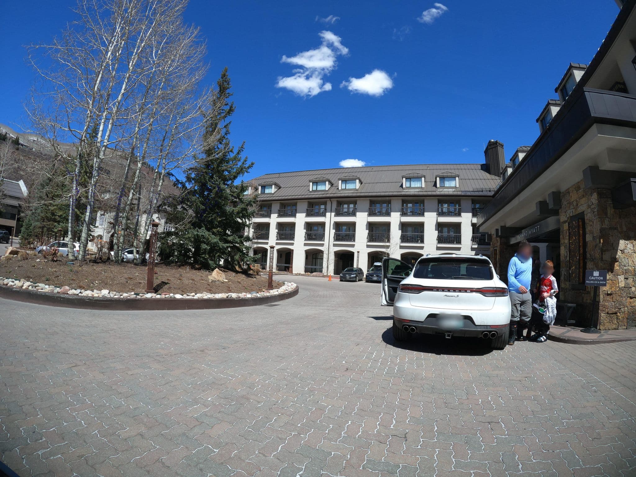 Street view near Atwater on Gore Creek, Minturn — © roadgeek_md99 (CC BY-SA · Mapillary)