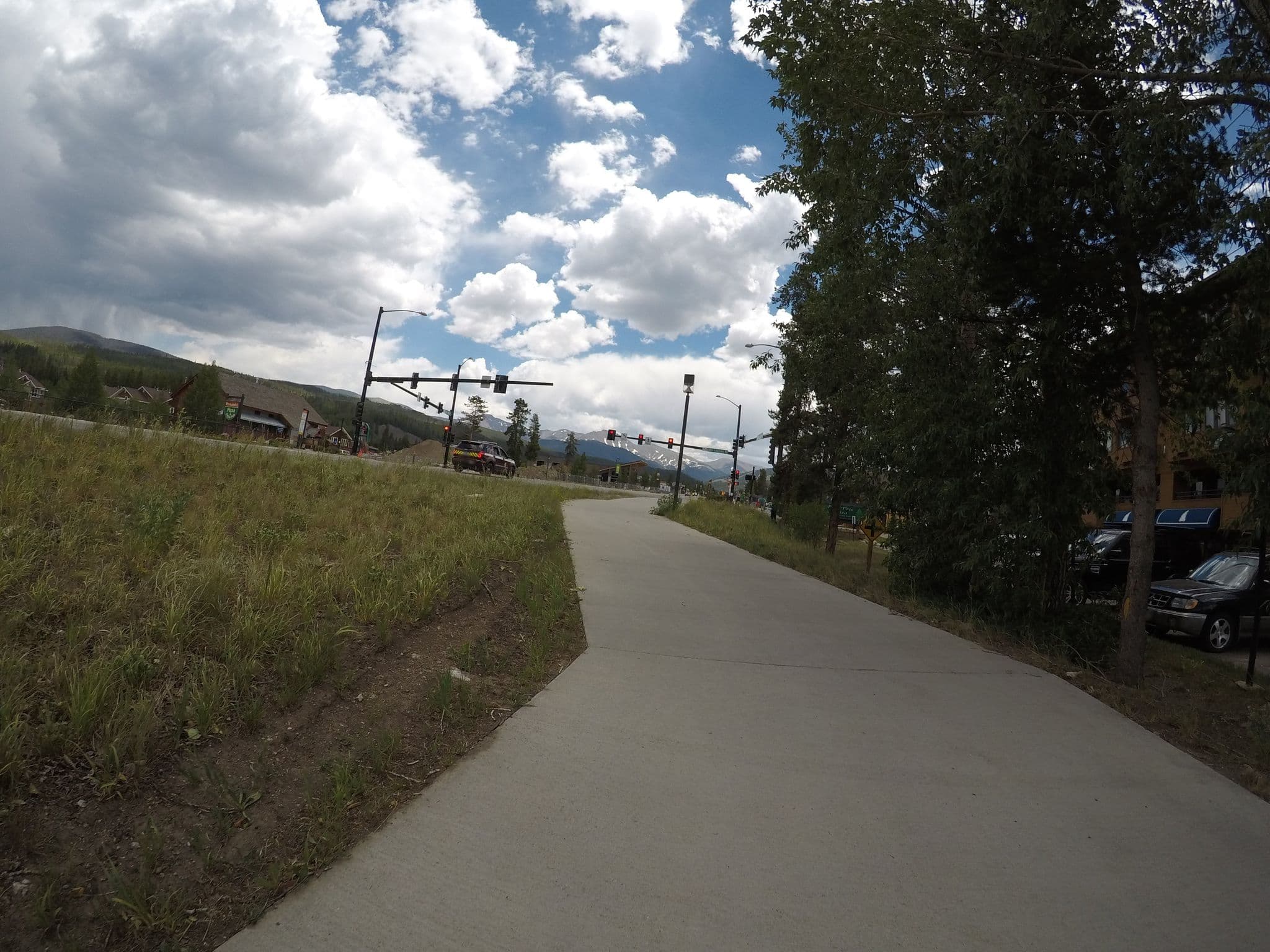 Street view near Devils Thumb Ranch, Idaho Springs — © toebee (CC BY-SA · Mapillary)