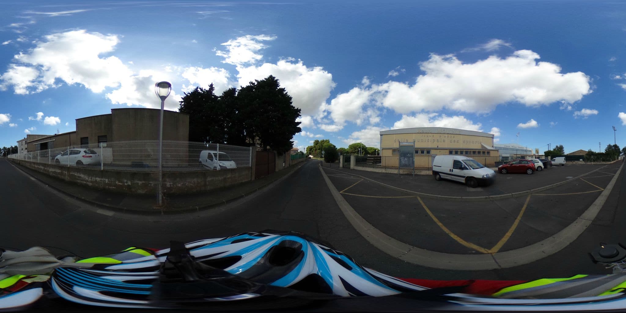 Street view near Les Amandiers, Agde — © adrian2 (CC BY-SA · Mapillary)