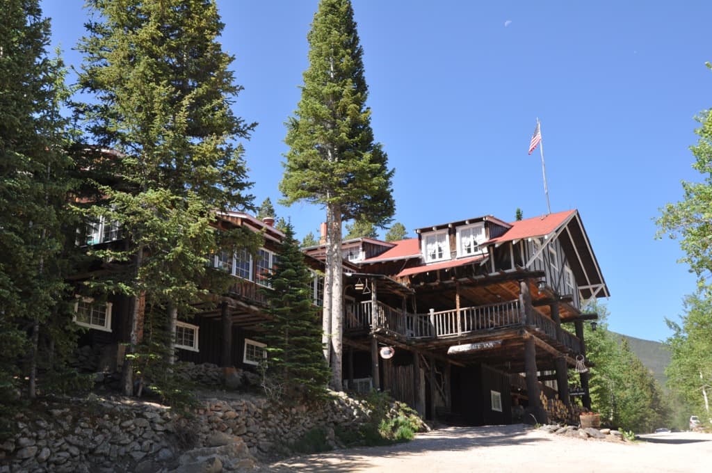 The Baldpate Inn (via Wikimedia Commons, CC BY-SA 4.0)