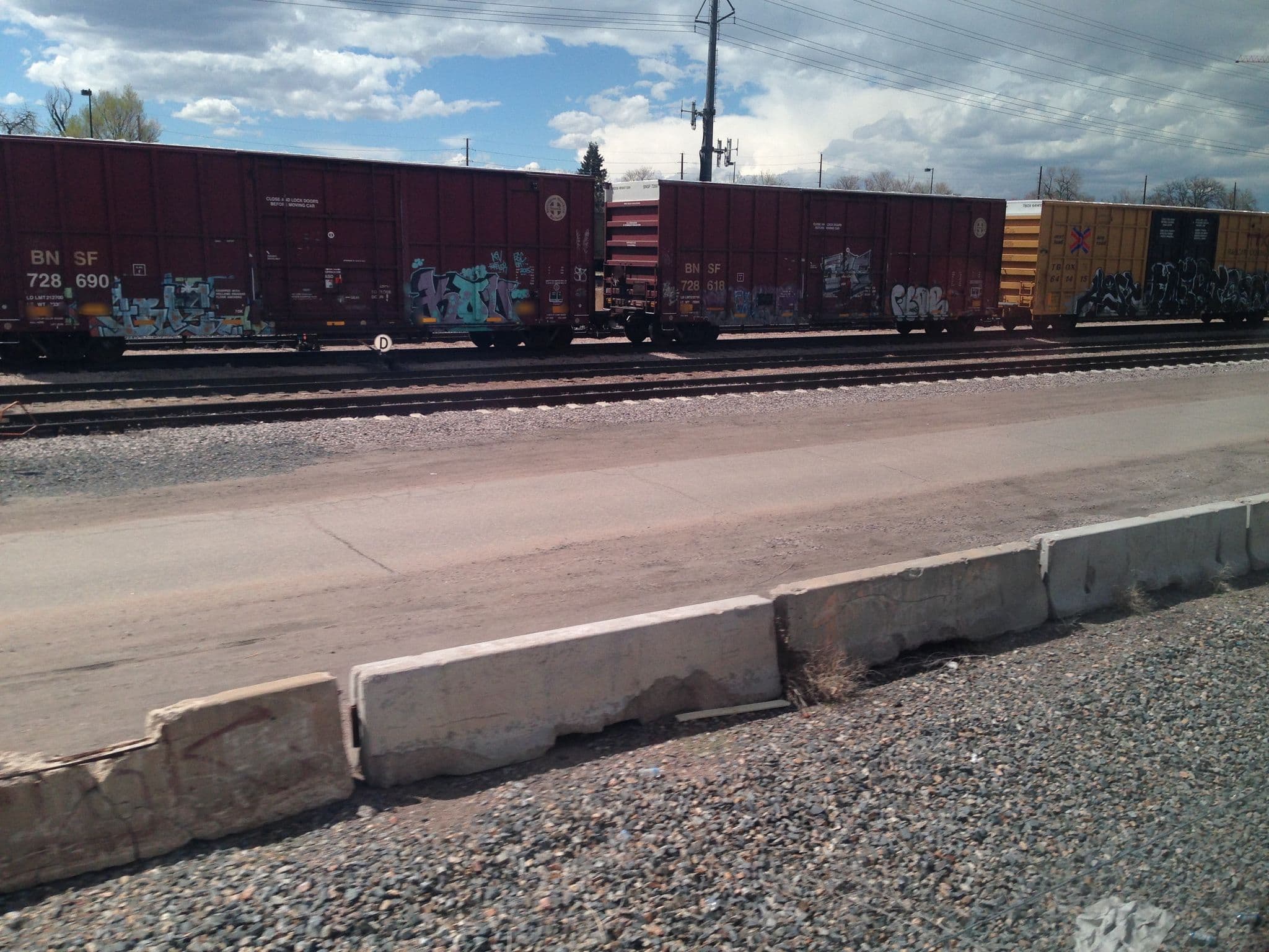 Street view near Society, Denver — © dgrinbergs (CC BY-SA · Mapillary)