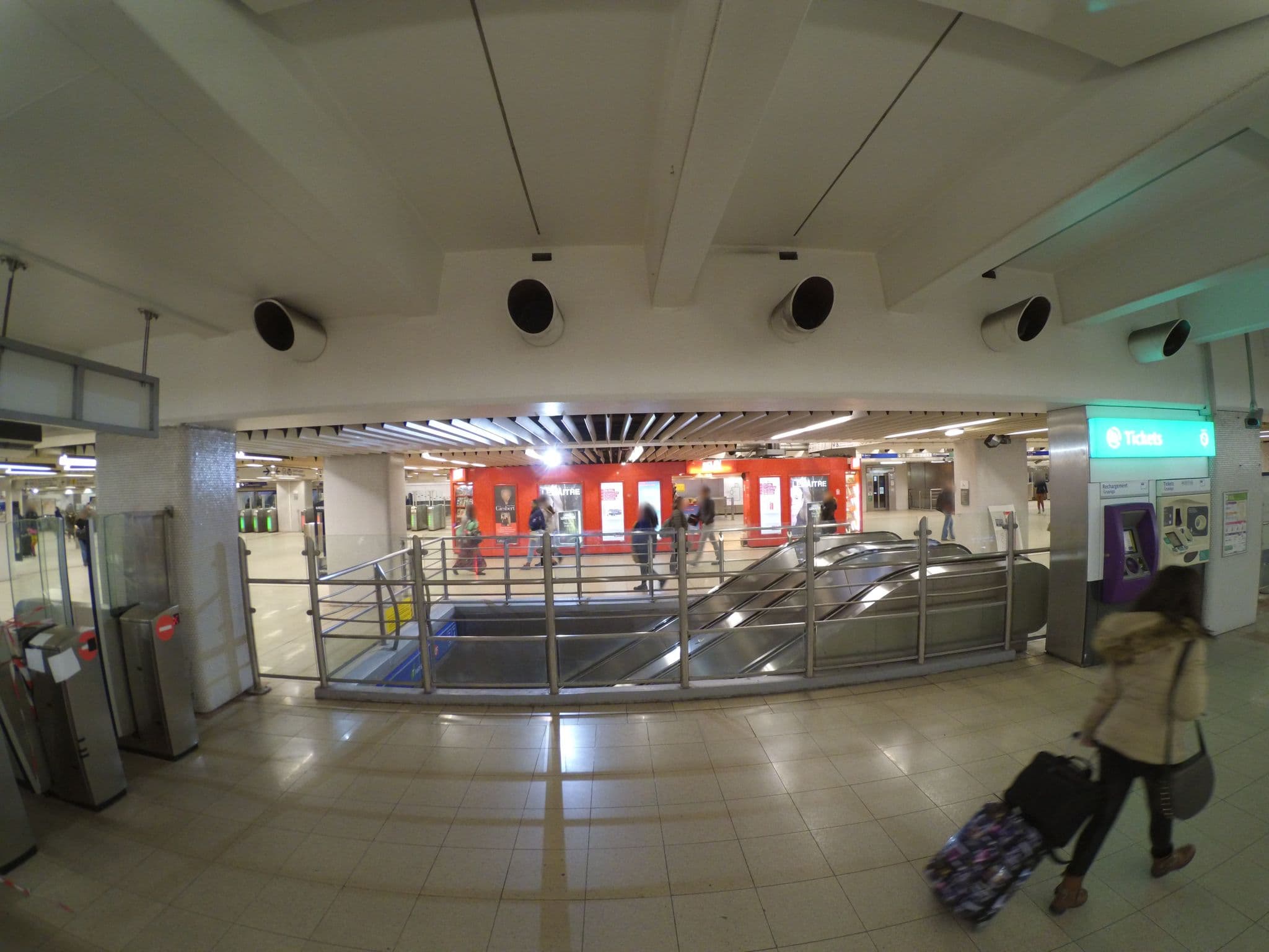 Street view near Hôtel Mercure Paris Gare de Lyon TGV, Quinze-Vingts — © stephanep (CC BY-SA · Mapillary)