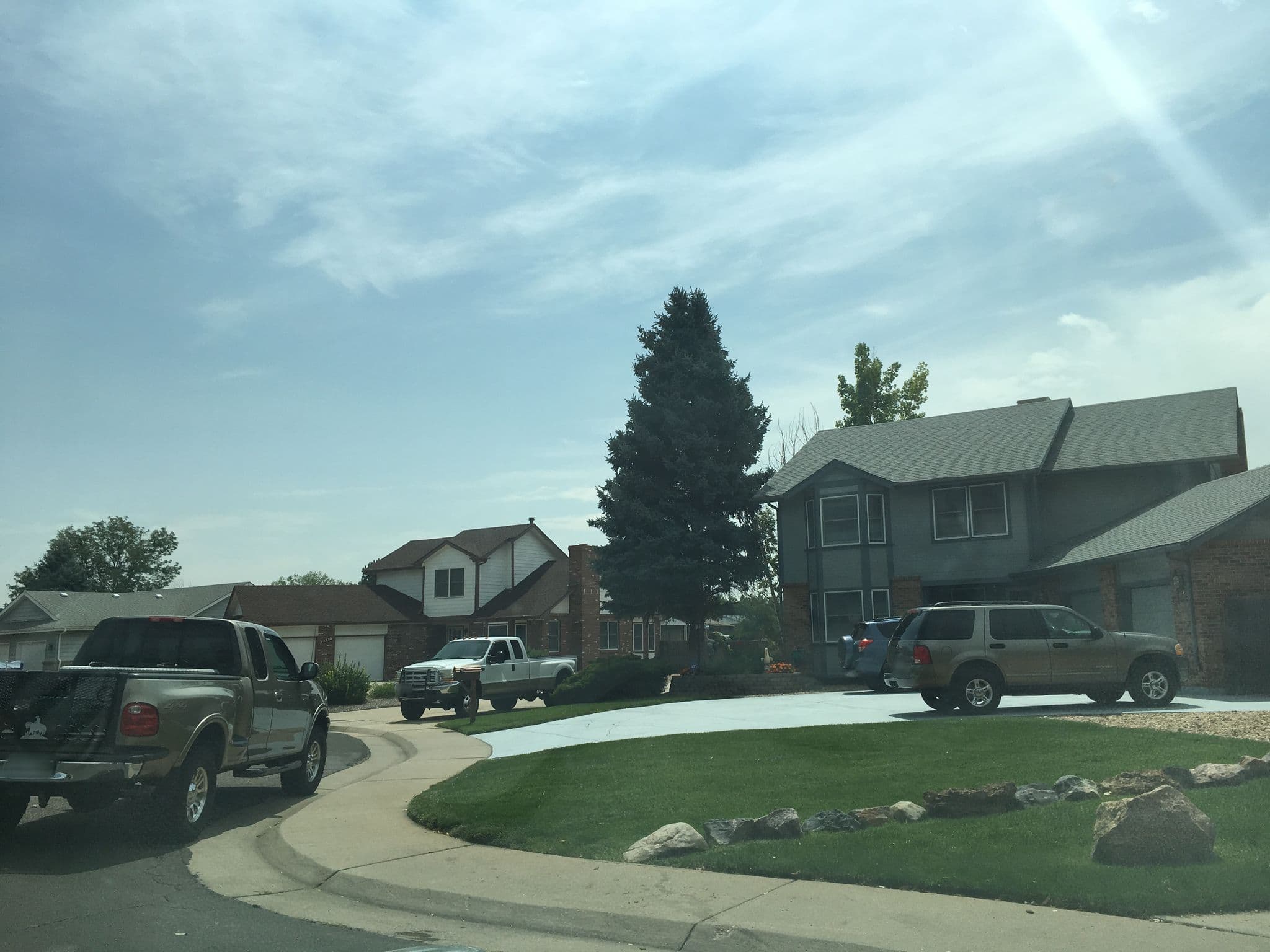 Street view near Bob & Marges Hostel, Aurora — © mly_den05 (CC BY-SA · Mapillary)