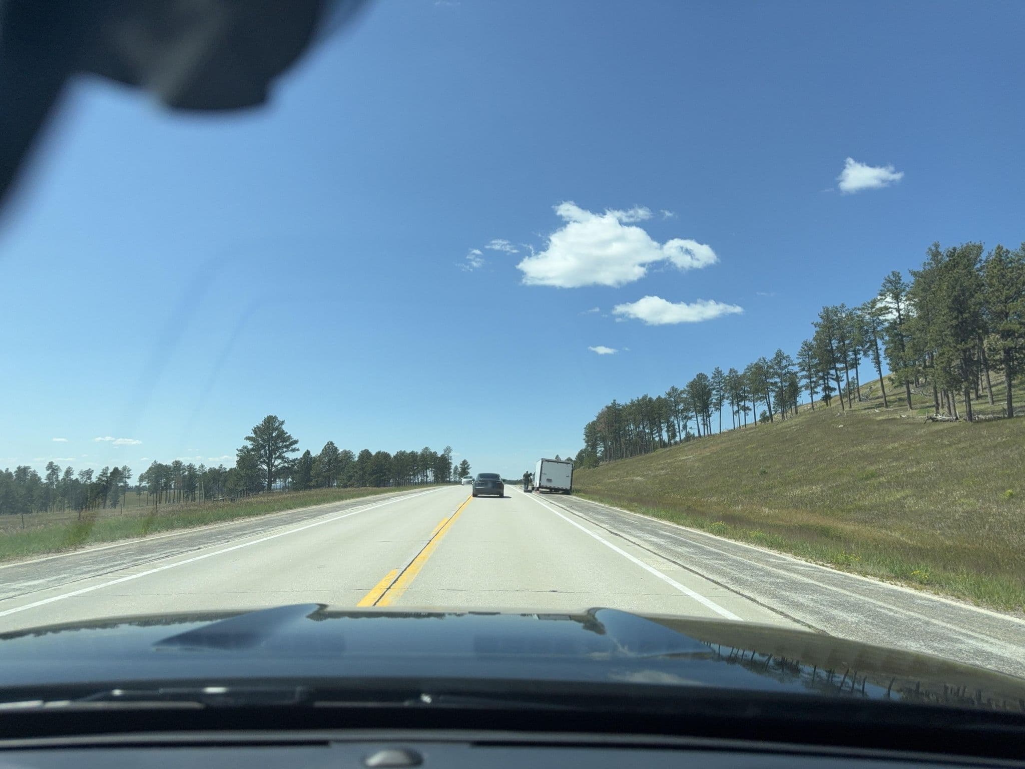 Street view near Motel 6, Custer — © whitecotton (CC BY-SA · Mapillary)