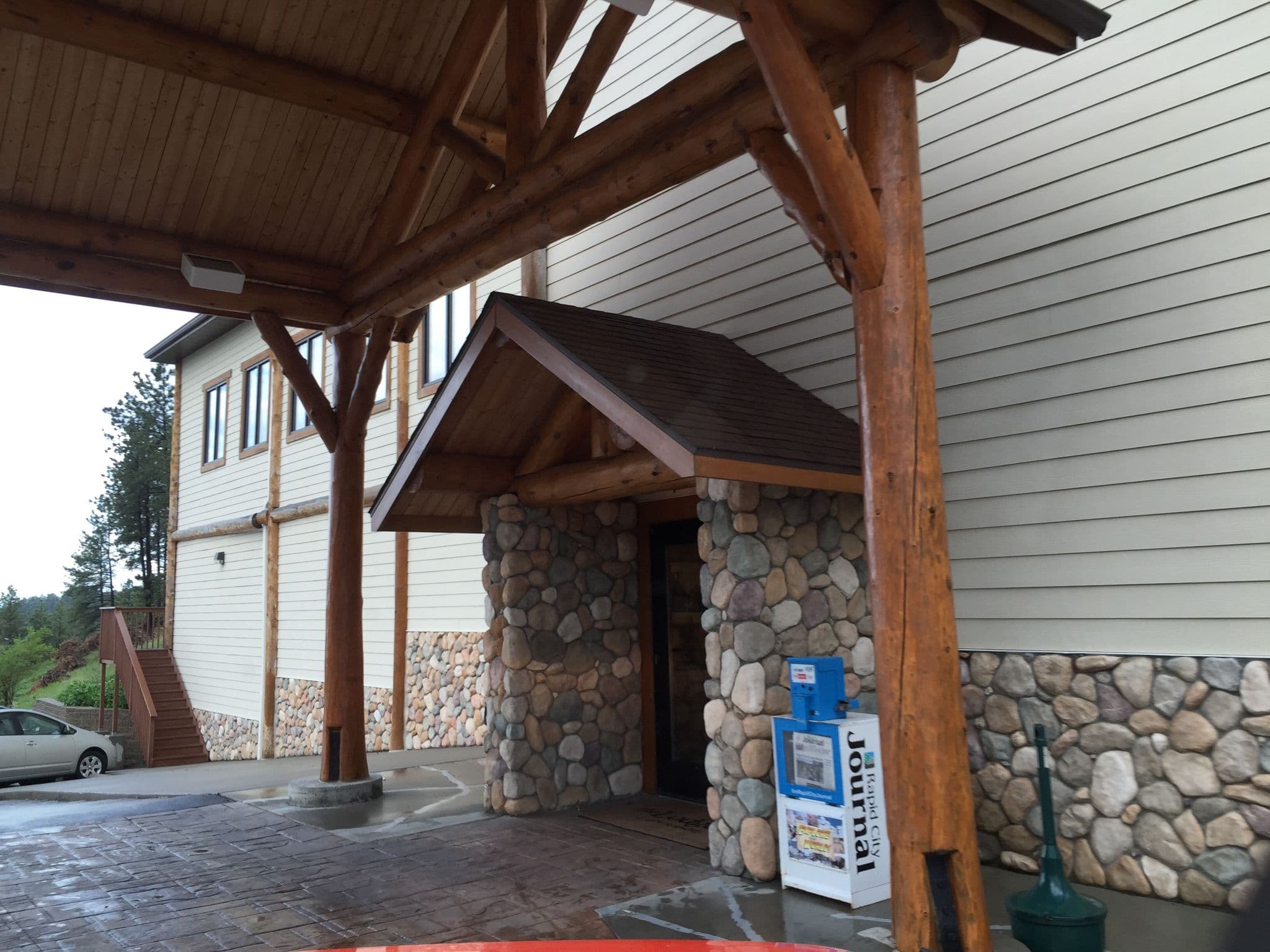 Street view near The Lodge At Mount Rushmore, Colonial Pine Hills — © airfoof (CC BY-SA · Mapillary)