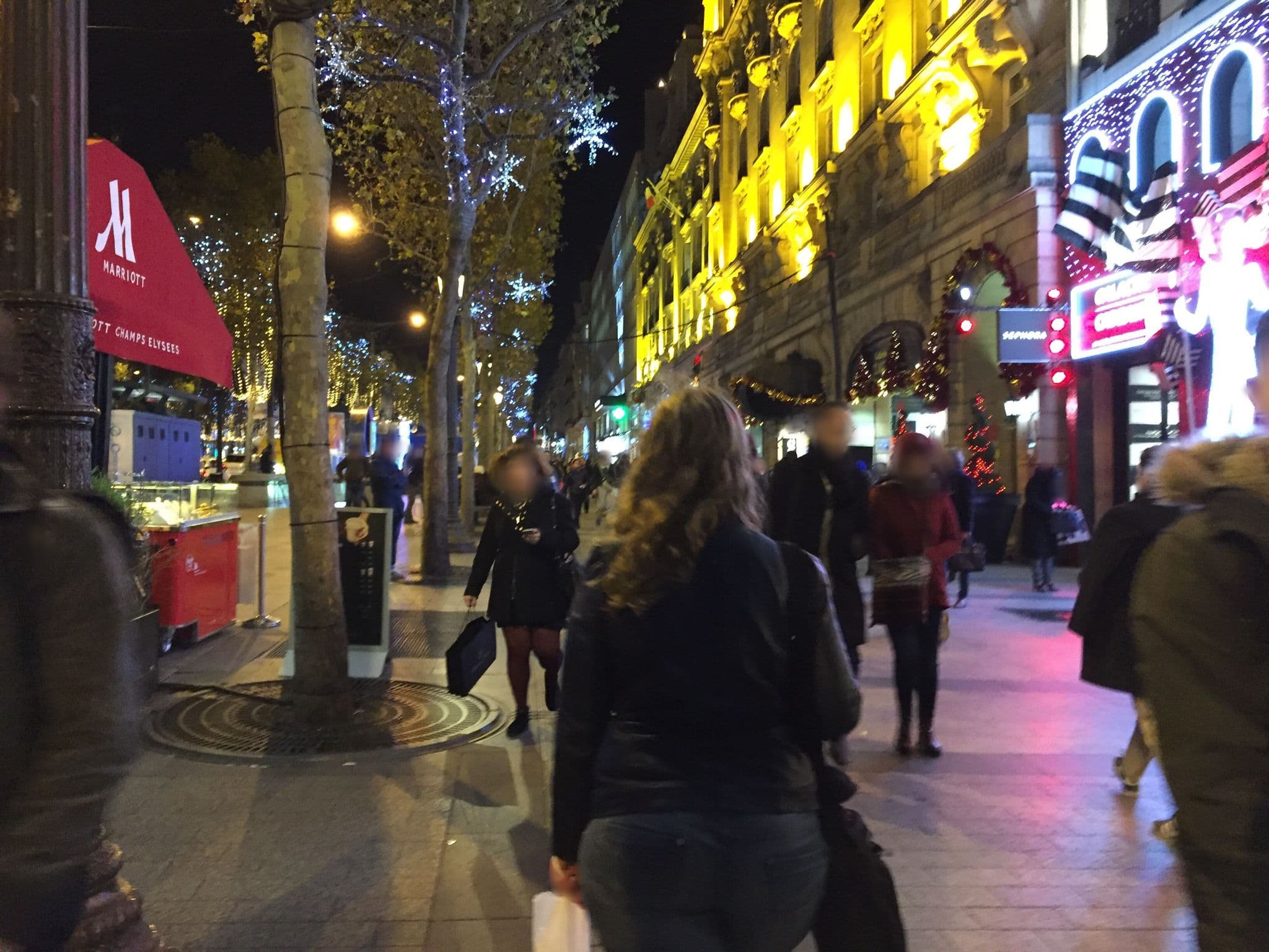 Street view near Hôtel Marriott, Paris 08 Élysée