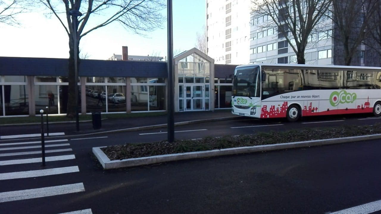 Street view near Hôtel Ibis Budget - Centre les Ports, Boulogne-sur-Mer — © theos (CC BY-SA · Mapillary)