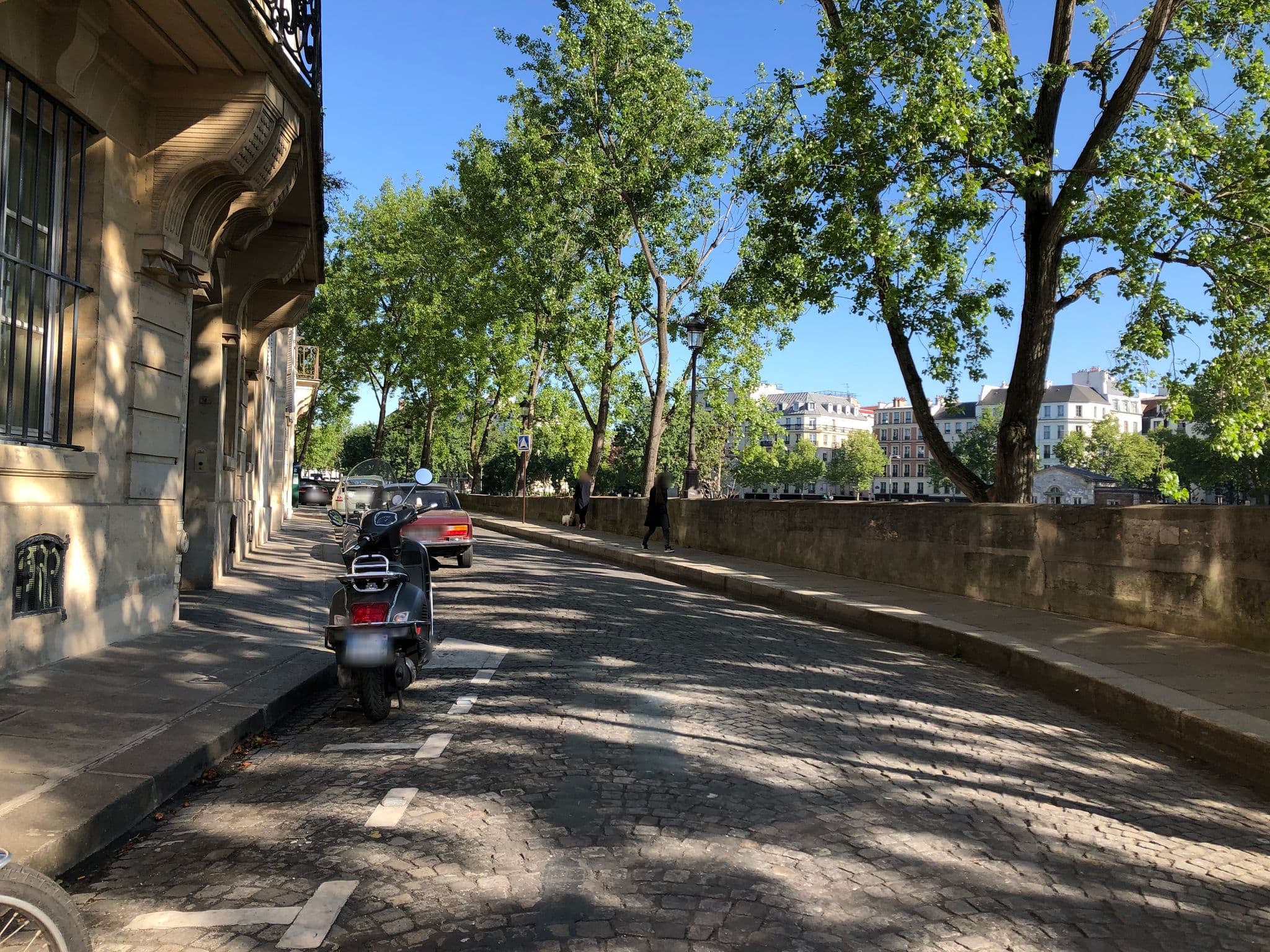 Street view near Hollmann in Paris, Paris — © jerome92370 (CC BY-SA · Mapillary)