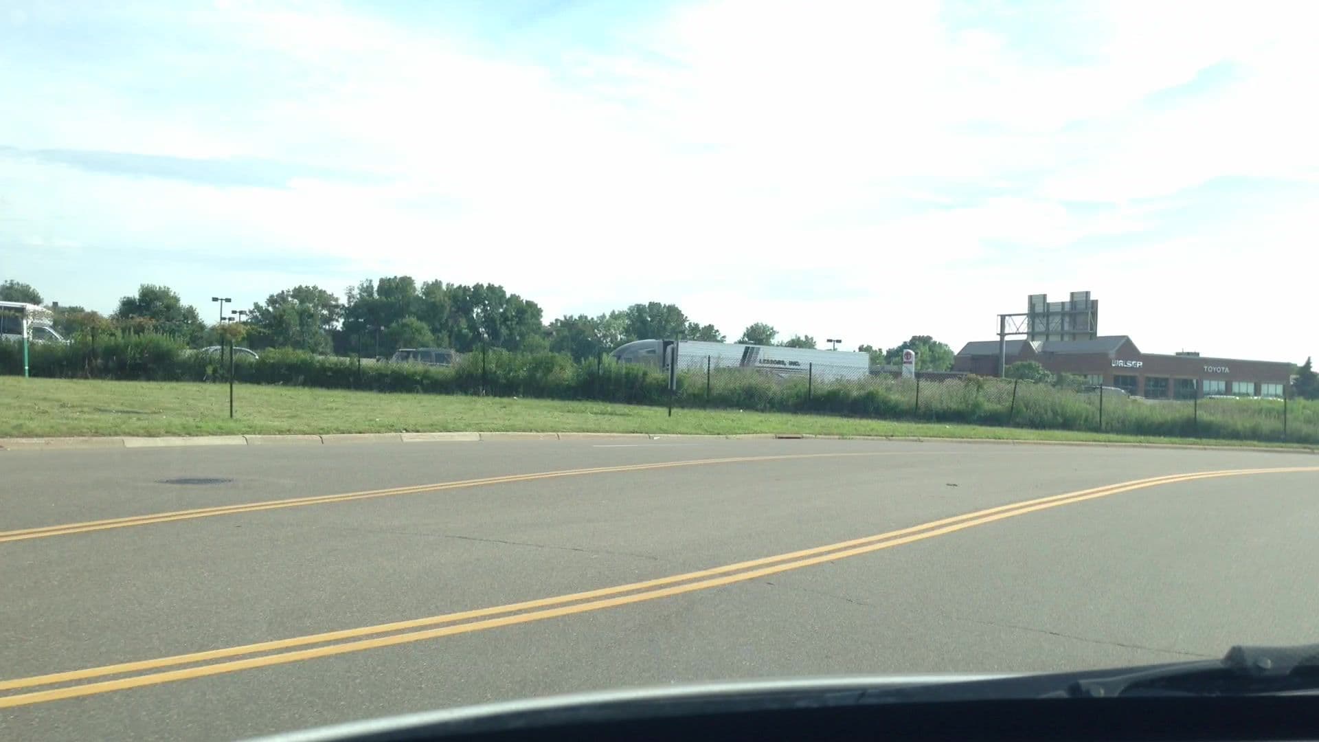 Street view near Le Bourget Pool Area, Bloomington — © lvl5 (CC BY-SA · Mapillary)