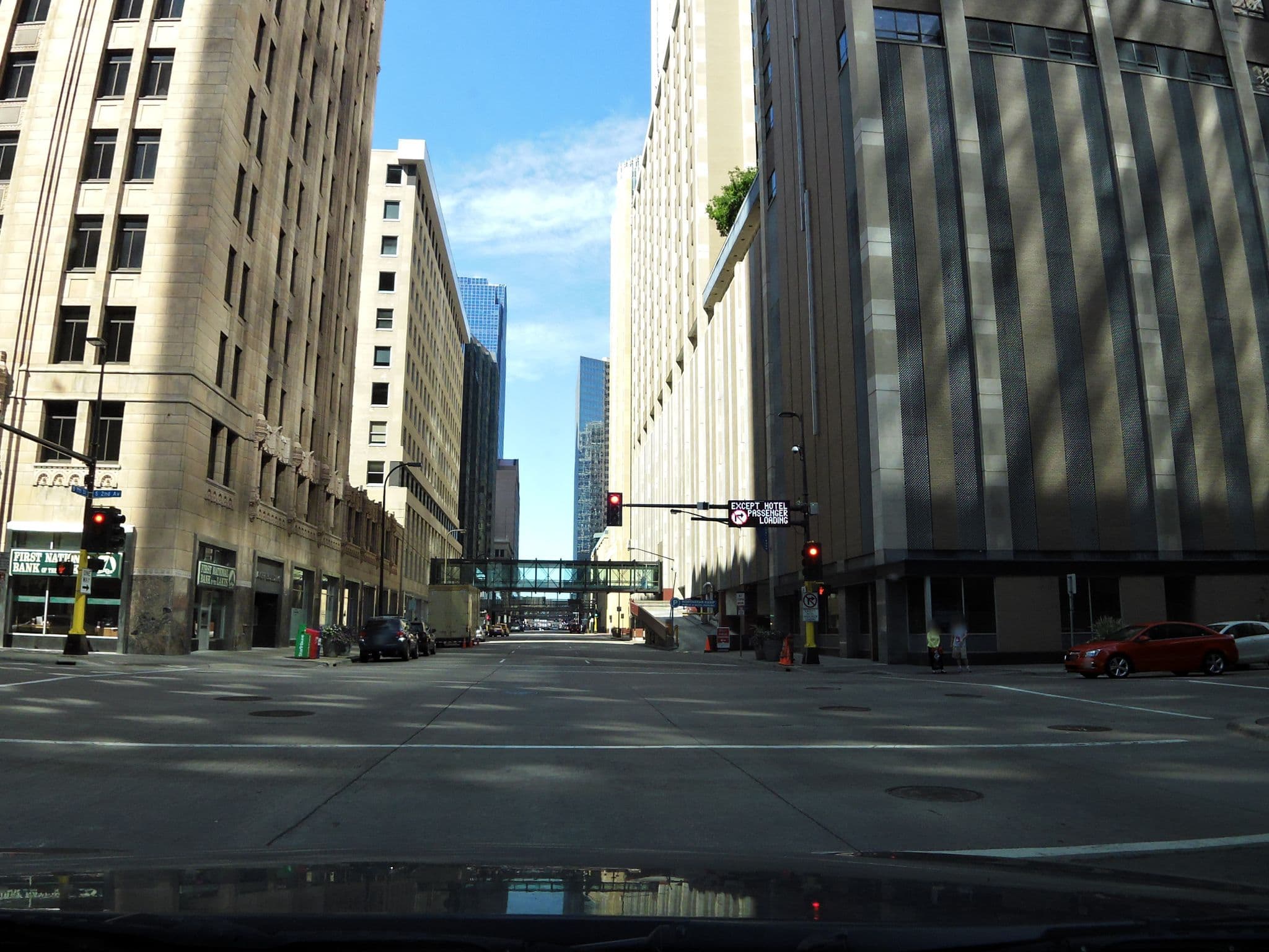 Street view near 9th floor room, Minneapolis — © allen (CC BY-SA · Mapillary)