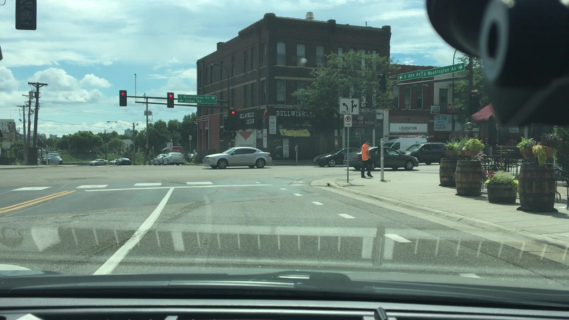Street view near Hotel Minneapolis Metrodome, Minneapolis — © lvl5 (CC BY-SA · Mapillary)