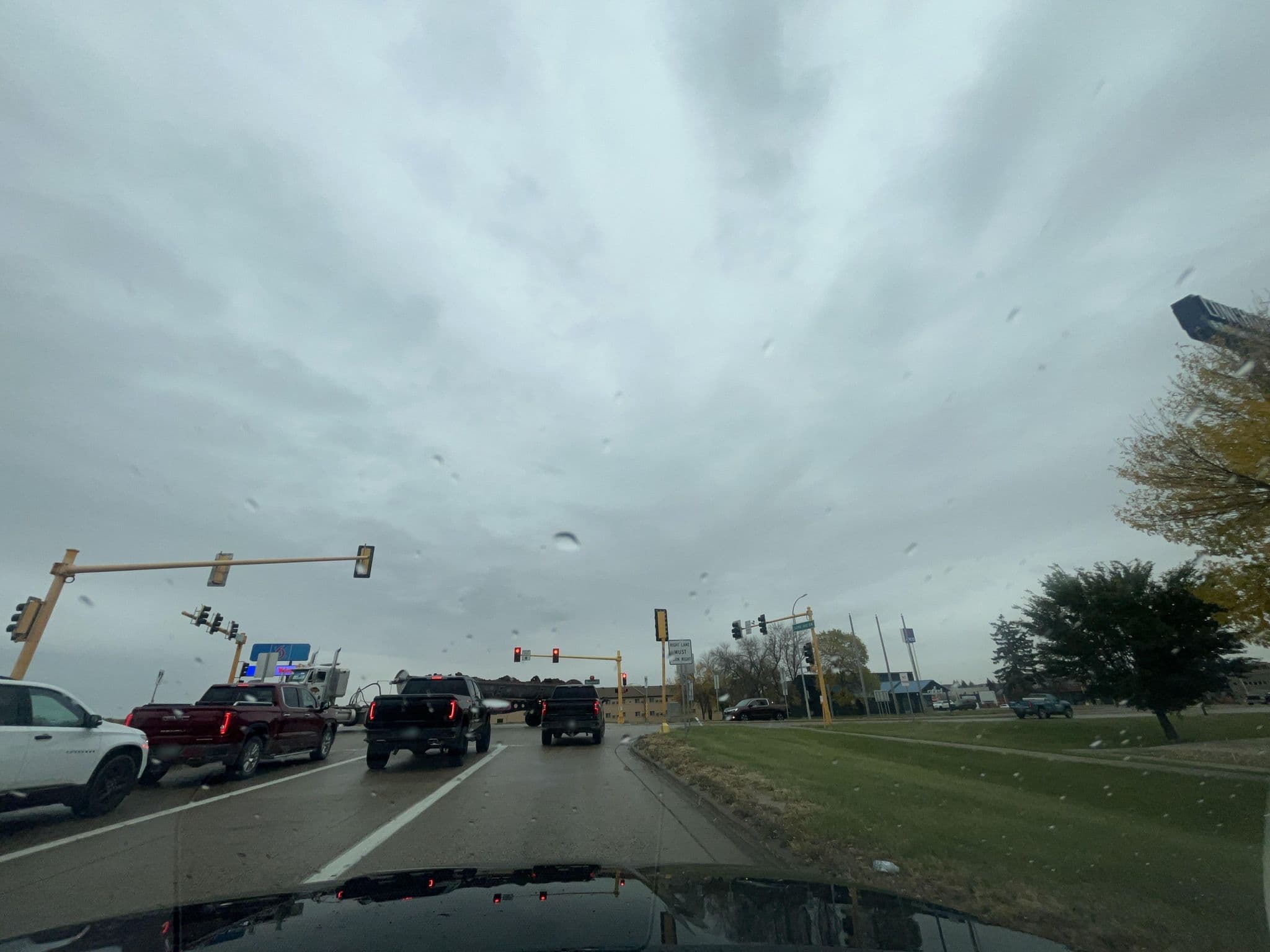 Street view near Studio 6, Minot — © blue389 (CC BY-SA · Mapillary)