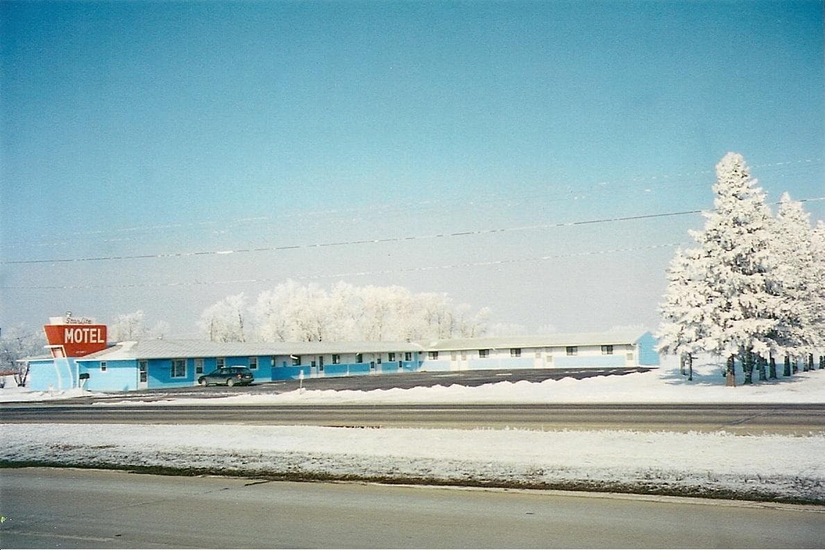 Star Lite Motel (via Wikimedia Commons, CC BY-SA 3.0)
