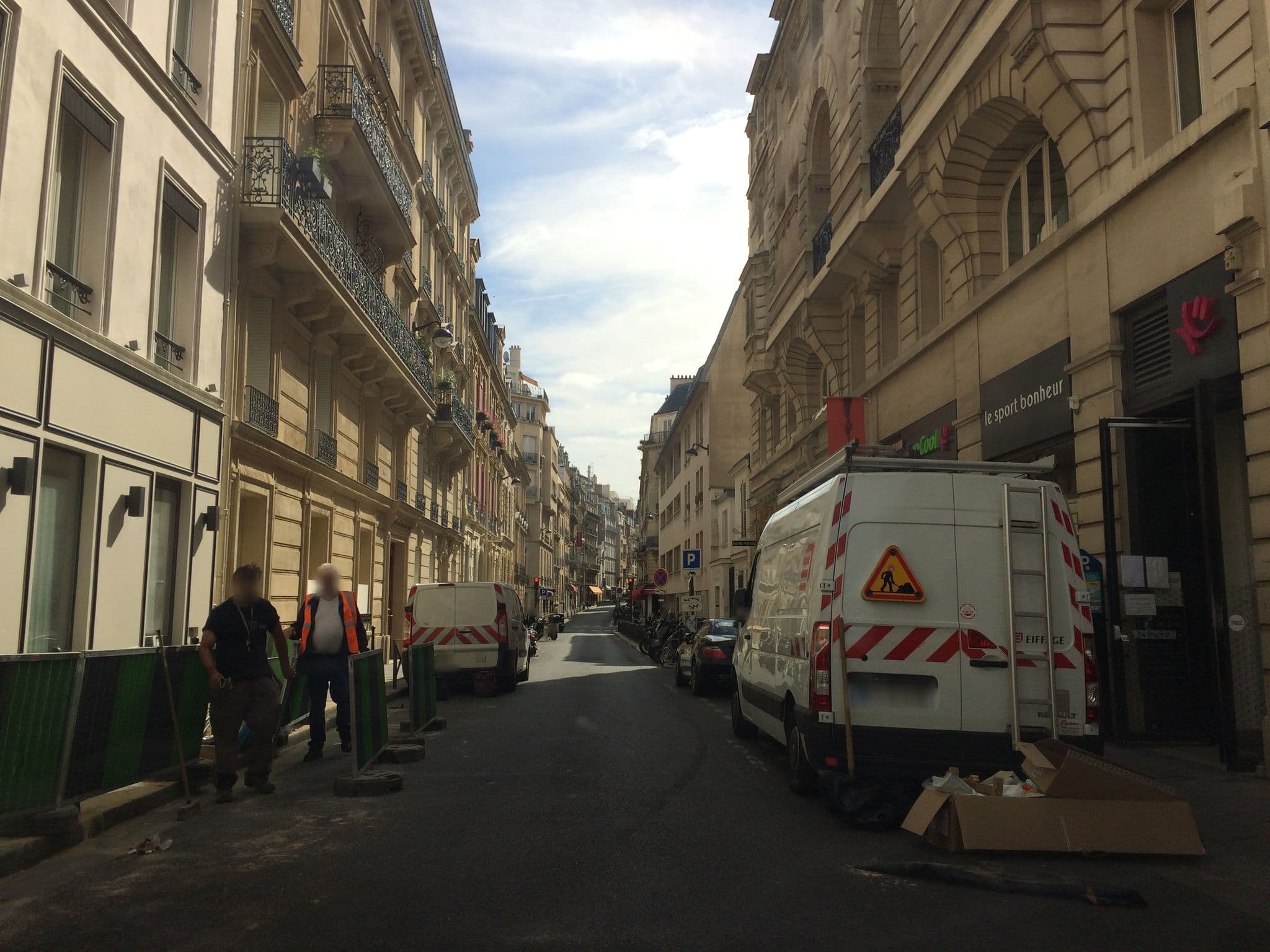 Street view near Hôtel Pastel, Paris 16 Passy — © kartenville (CC BY-SA · Mapillary)