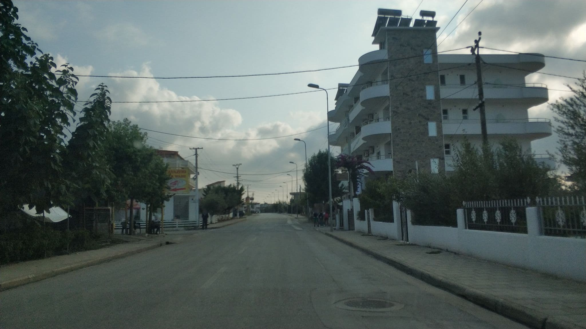 Street view near Vila F&M ksamil, Ksamil — © freddouhelk (CC BY-SA · Mapillary)