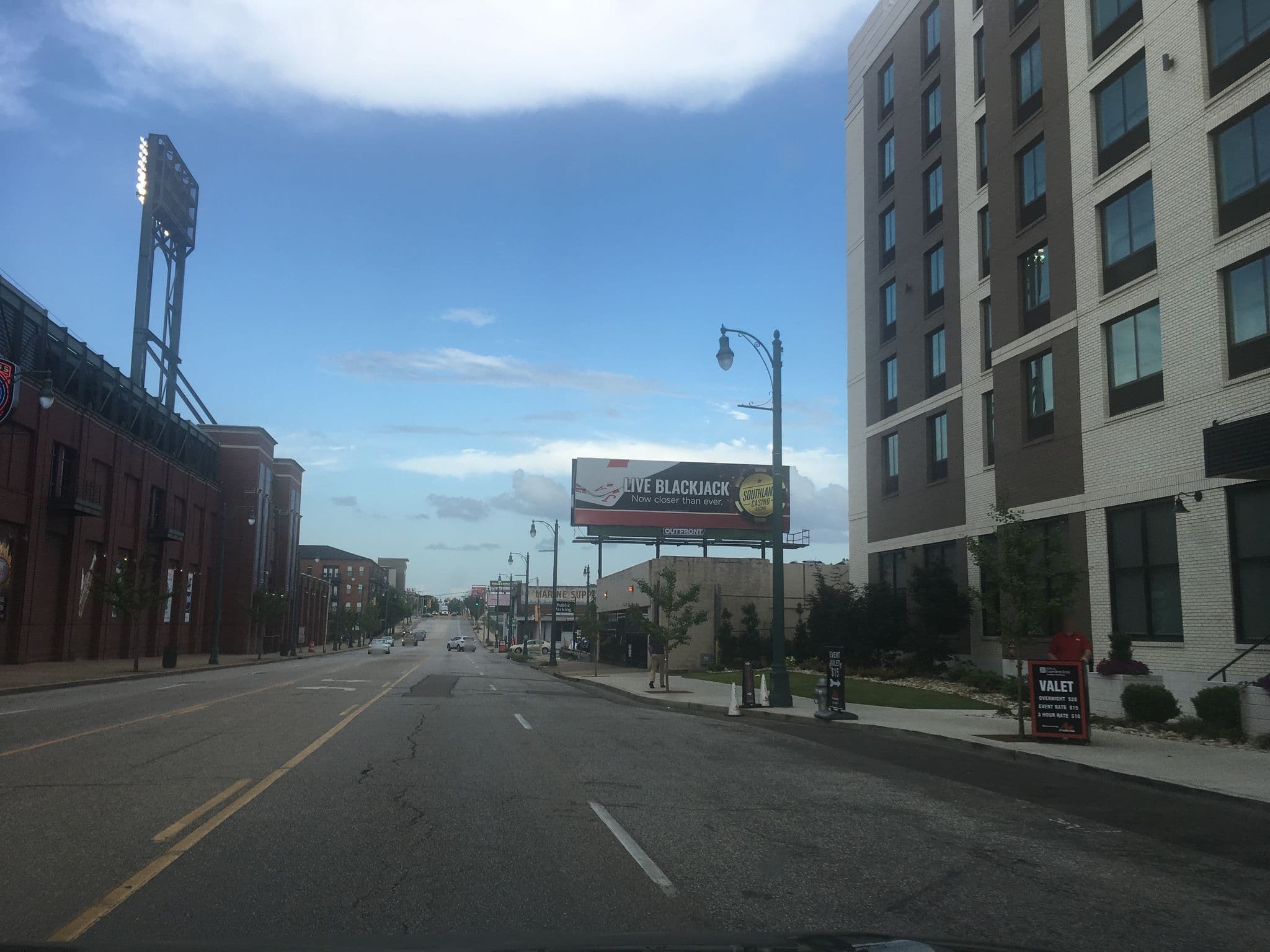 Street view near Hilton Garden Inn, Memphis — © raveneye (CC BY-SA · Mapillary)