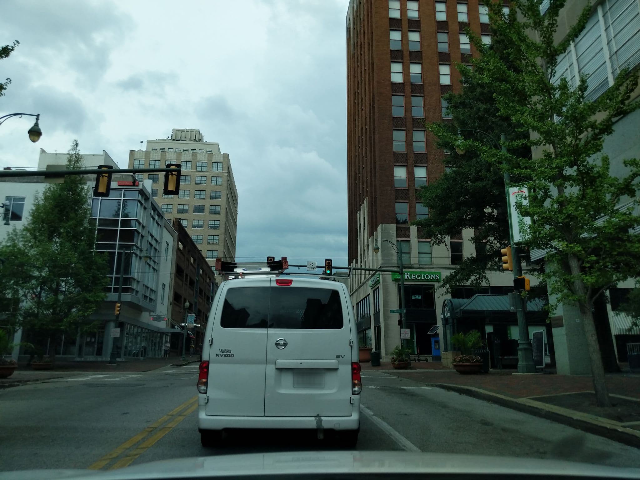 Street view near Holida Inn Select 160 Union Ave Memphis Tn., Memphis — © atze02 (CC BY-SA · Mapillary)