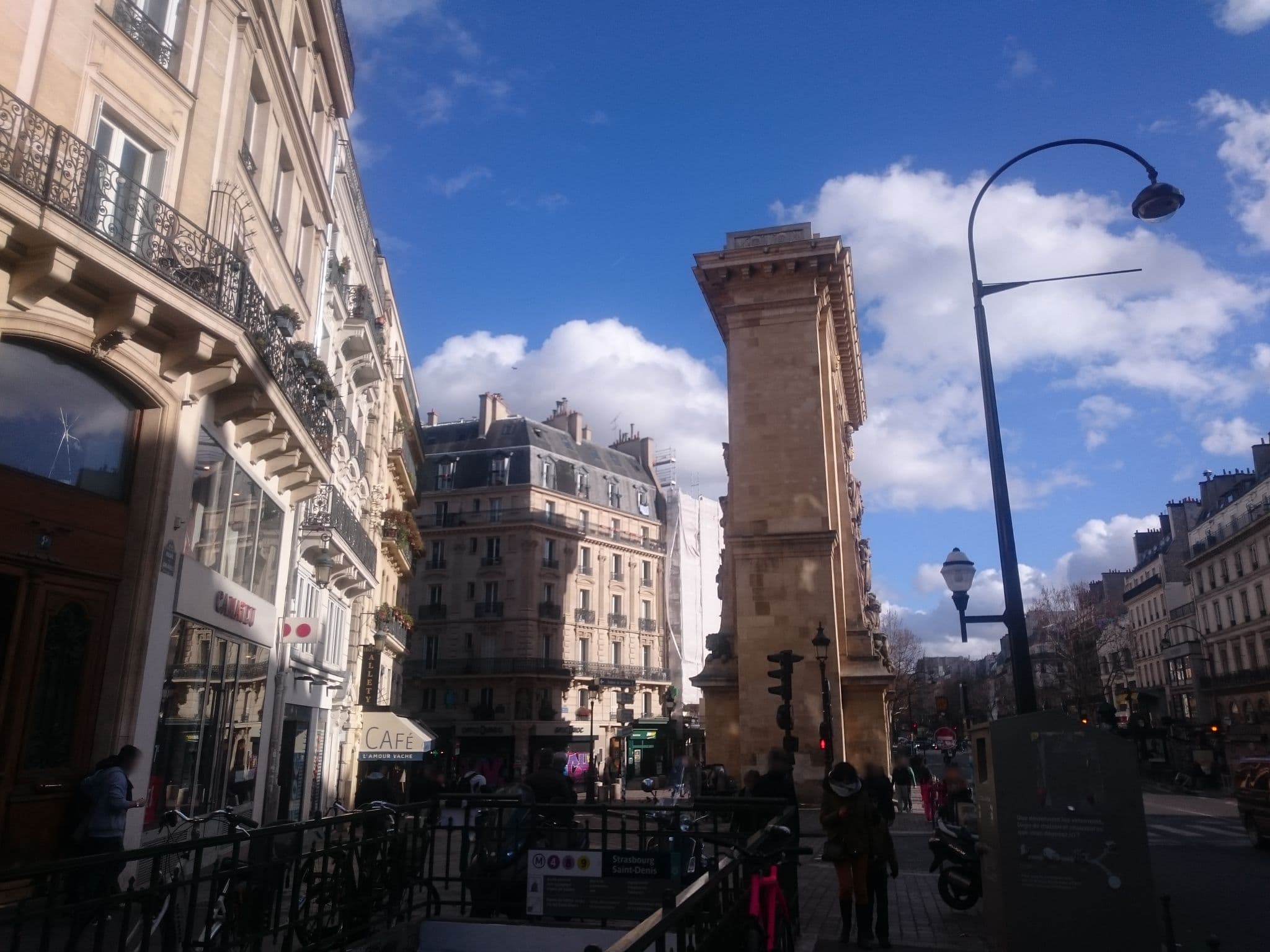 Street view near Hôtel Les Théâtres, Paris 10 Entrepôt — © dhuyp (CC BY-SA · Mapillary)