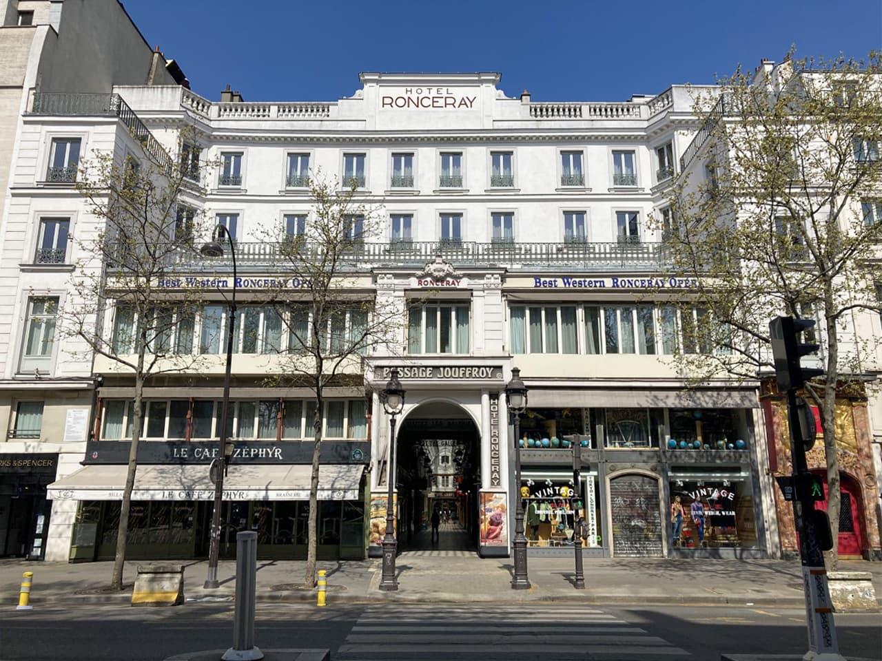 Hôtel Ronceray (via Wikimedia Commons, CC BY-SA 4.0)