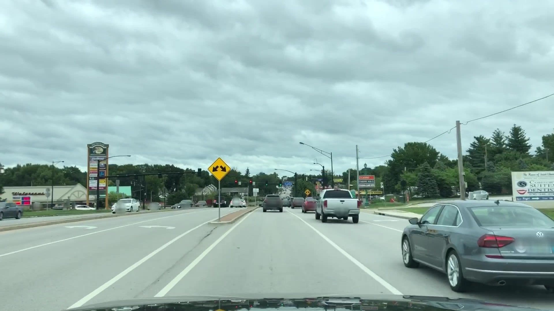 Street view near Sales Office, Saint Charles — © lvl5 (CC BY-SA · Mapillary)