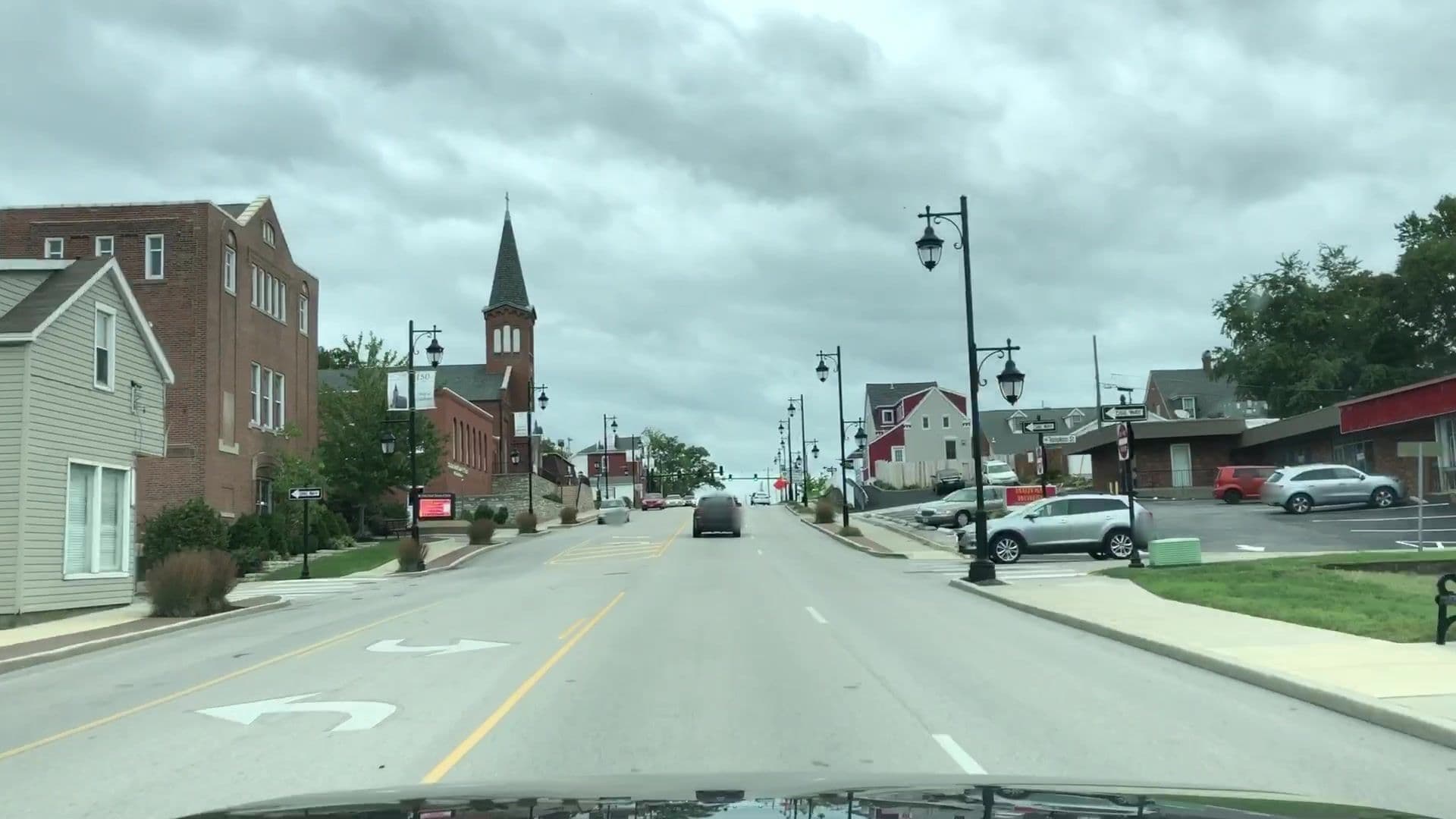Street view near Hotellogy, Saint Charles — © lvl5 (CC BY-SA · Mapillary)
