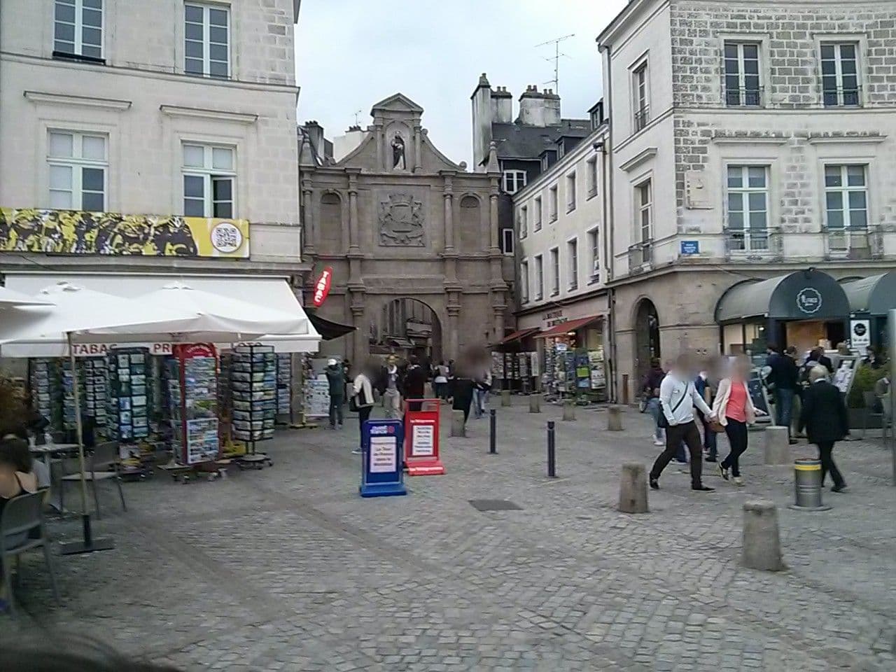 Street view near L'Océan, Vannes — © remonet (CC BY-SA · Mapillary)