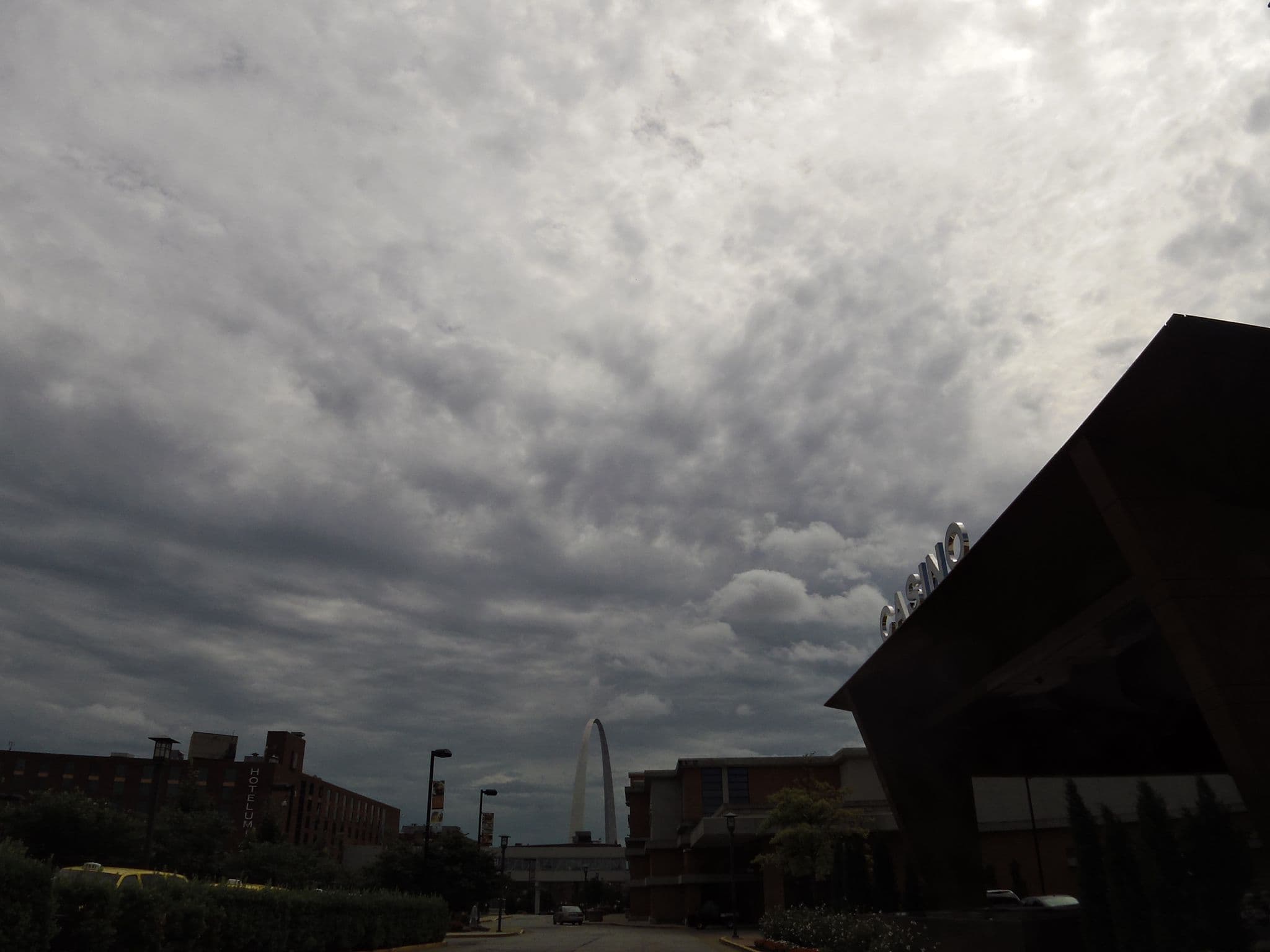 Street view near Four Seasons Hotel 6th Floor Lobby, St. Louis — © allen (CC BY-SA · Mapillary)