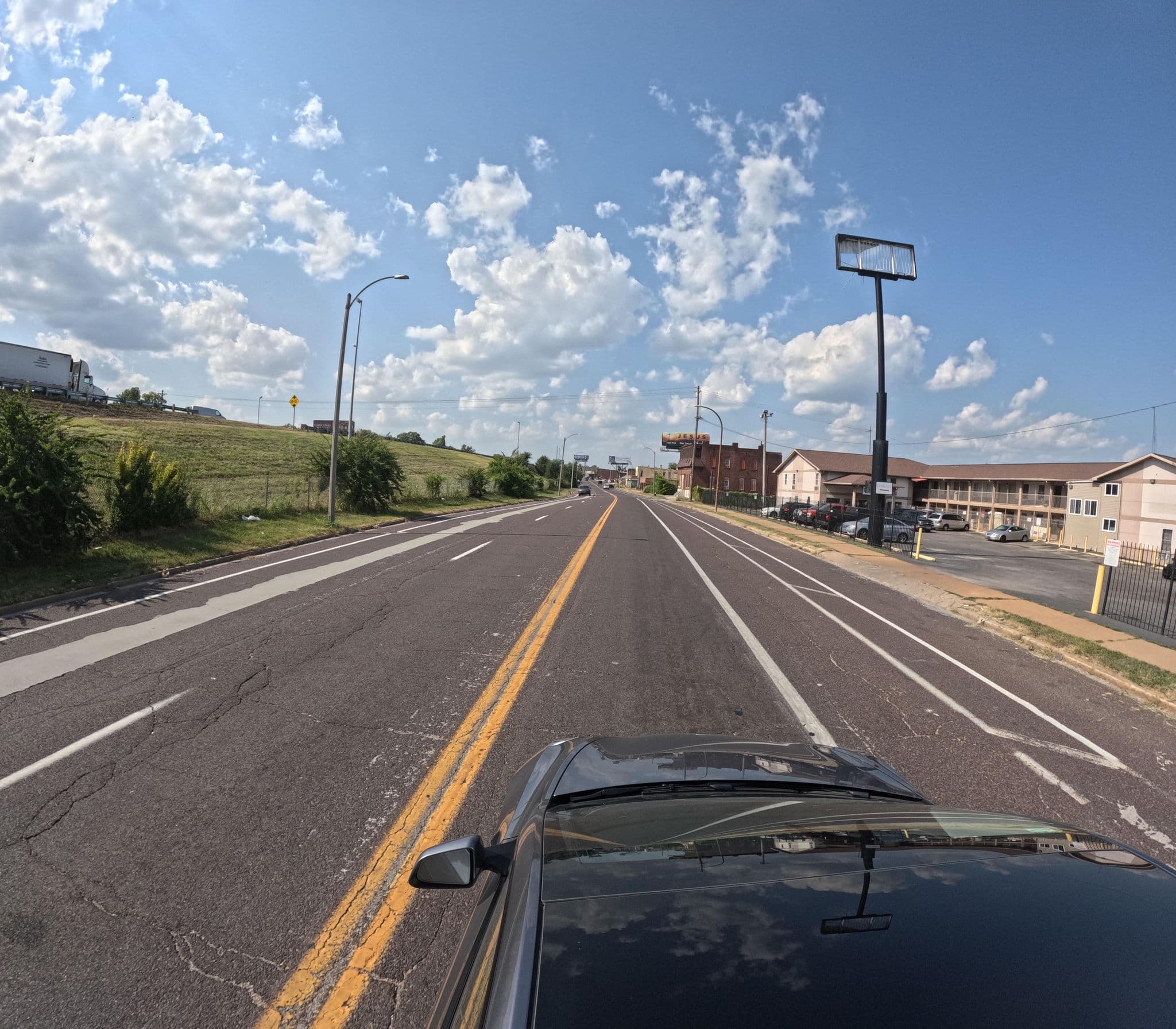 Street view near First Western Inn, St. Louis — © vorpalblade (CC BY-SA · Mapillary)