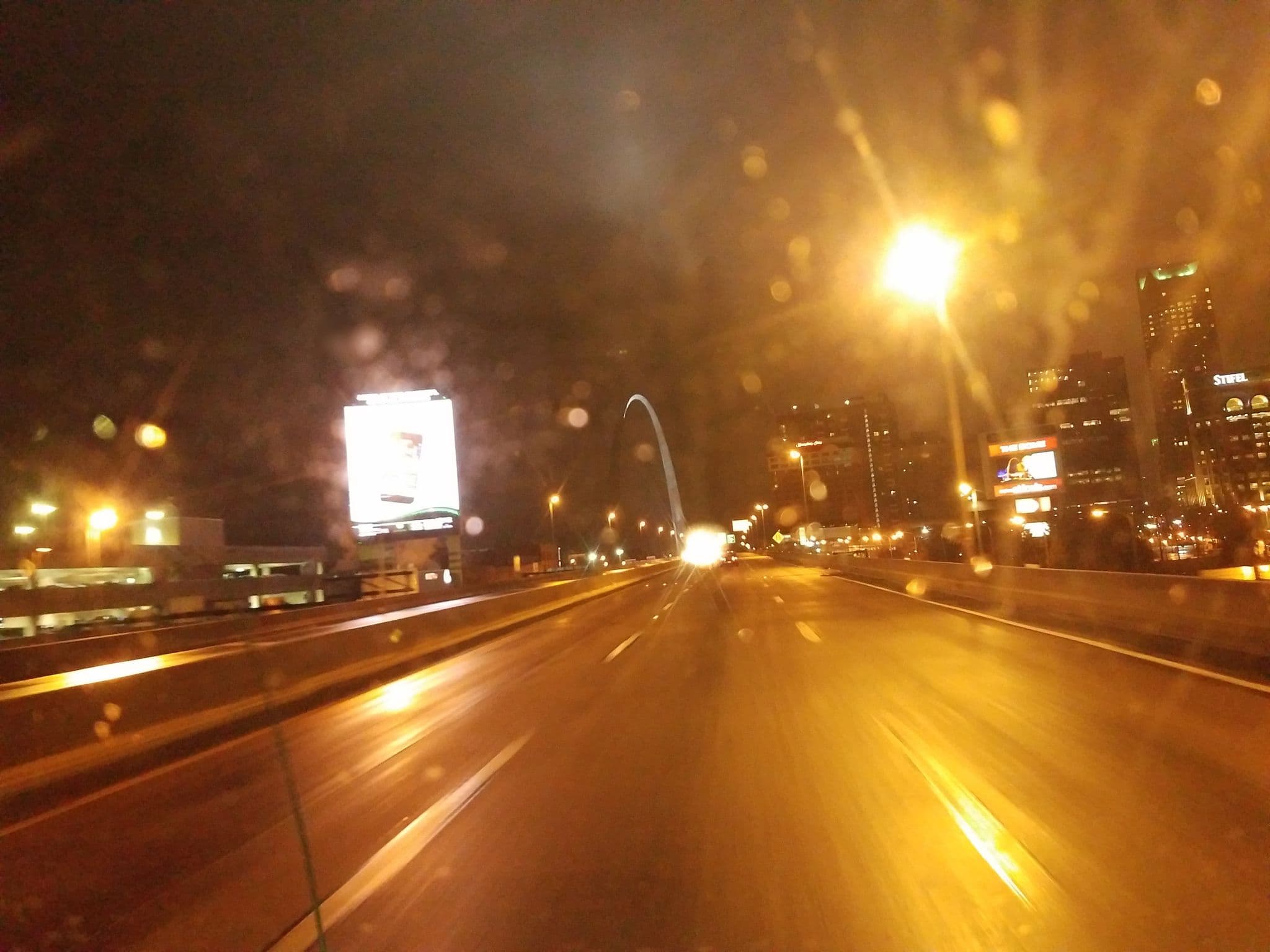 Street view near Presidential Penthouse Suite Four Seasons, St. Louis — © jbthemilker (CC BY-SA · Mapillary)