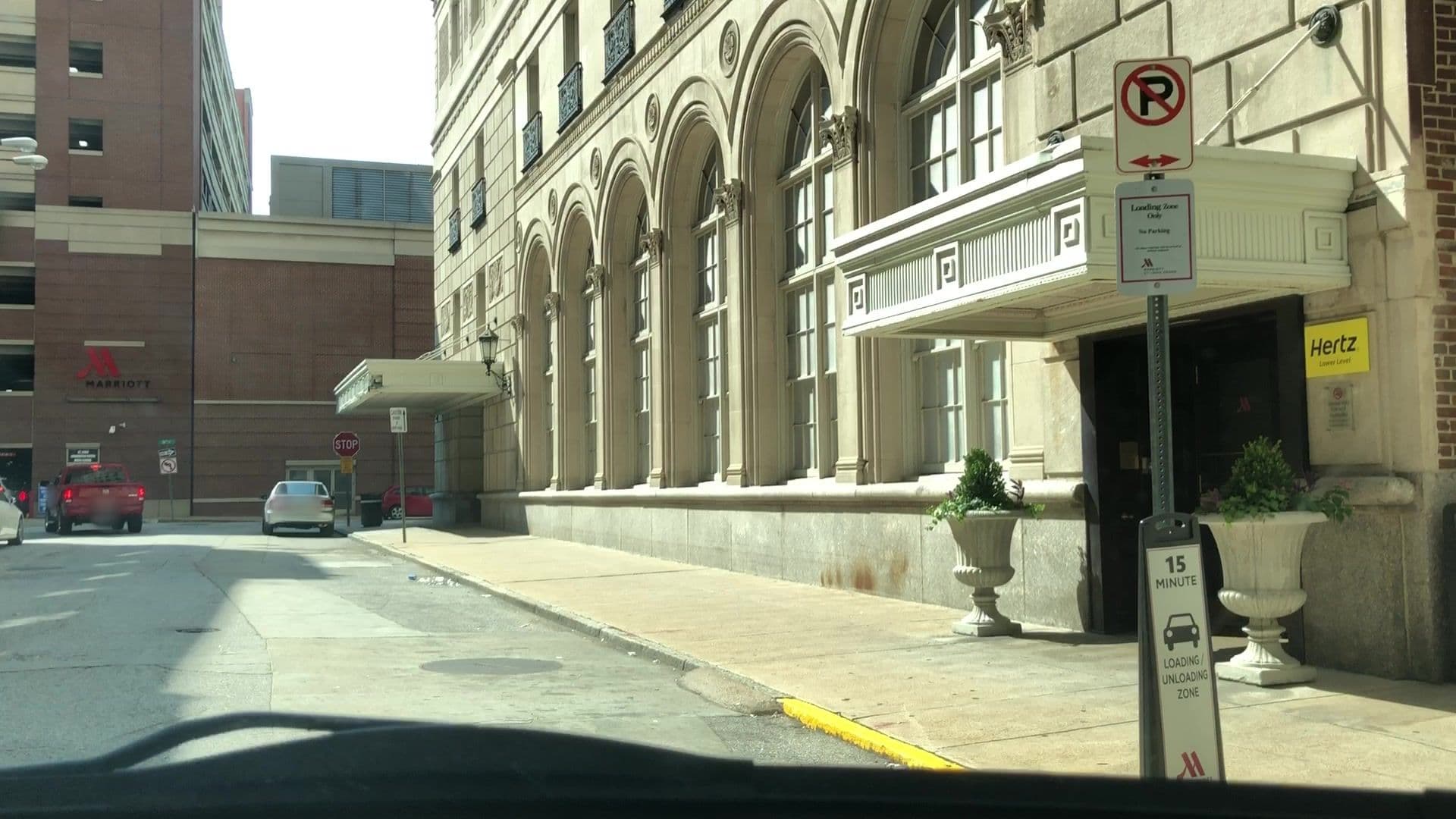 Street view near room 1552, St. Louis — © lvl5 (CC BY-SA · Mapillary)