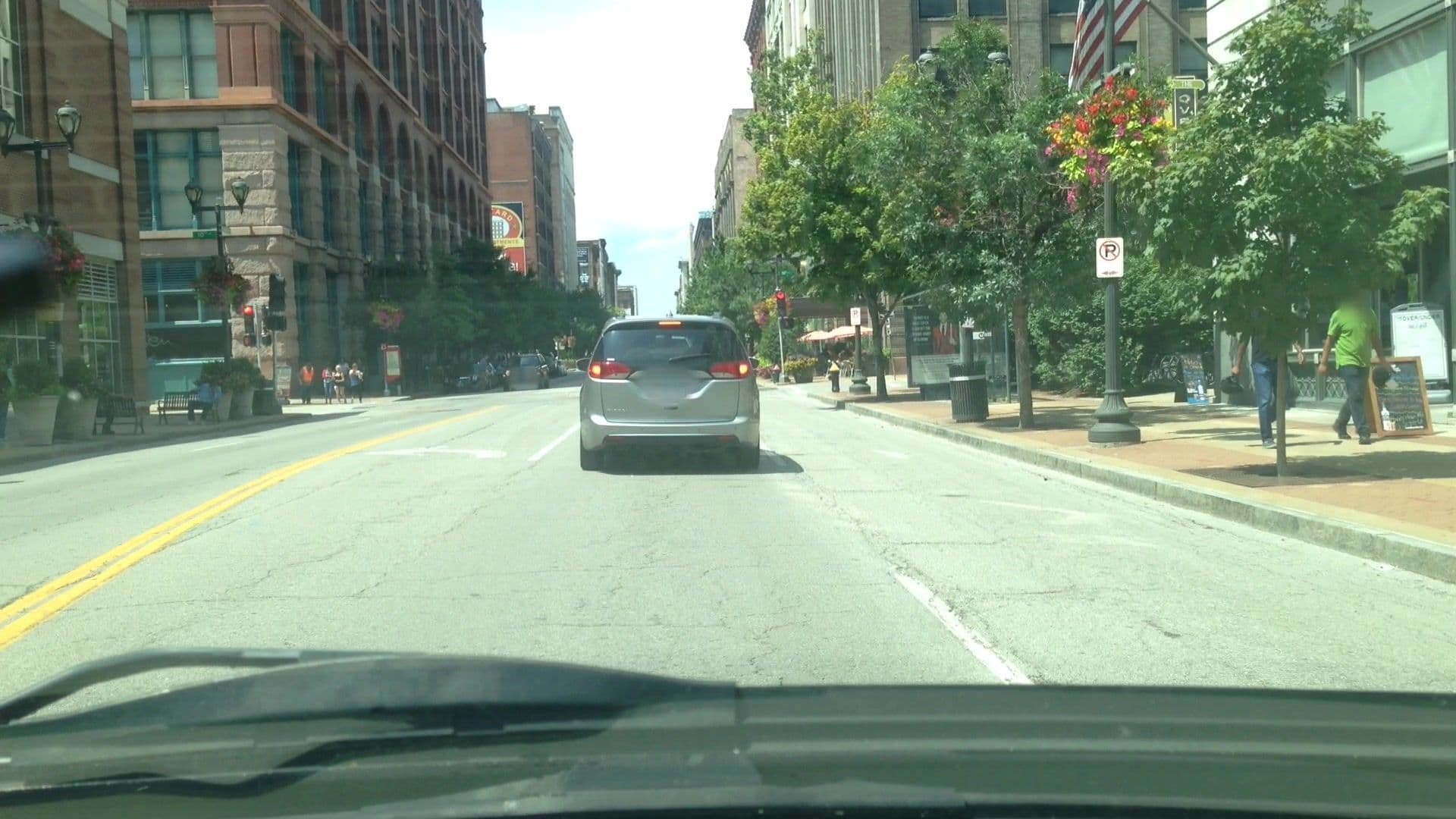 Street view near NACA Block Booking, St. Louis — © lvl5 (CC BY-SA · Mapillary)