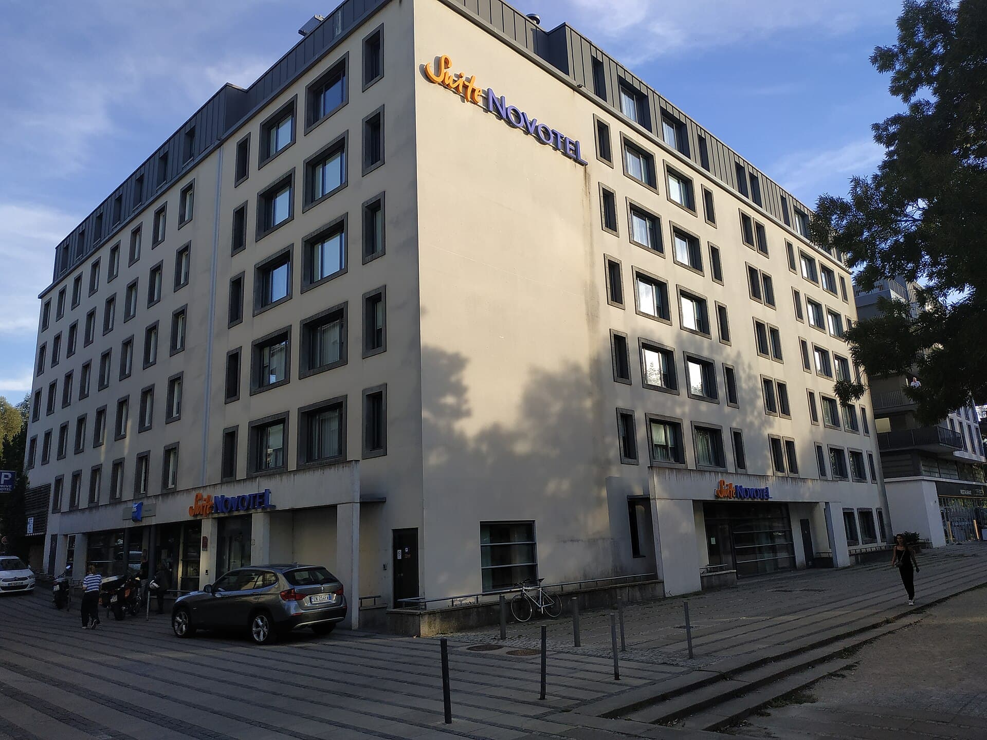 Novotel Suites Nancy Centre (via Wikimedia Commons, CC BY-SA 3.0)