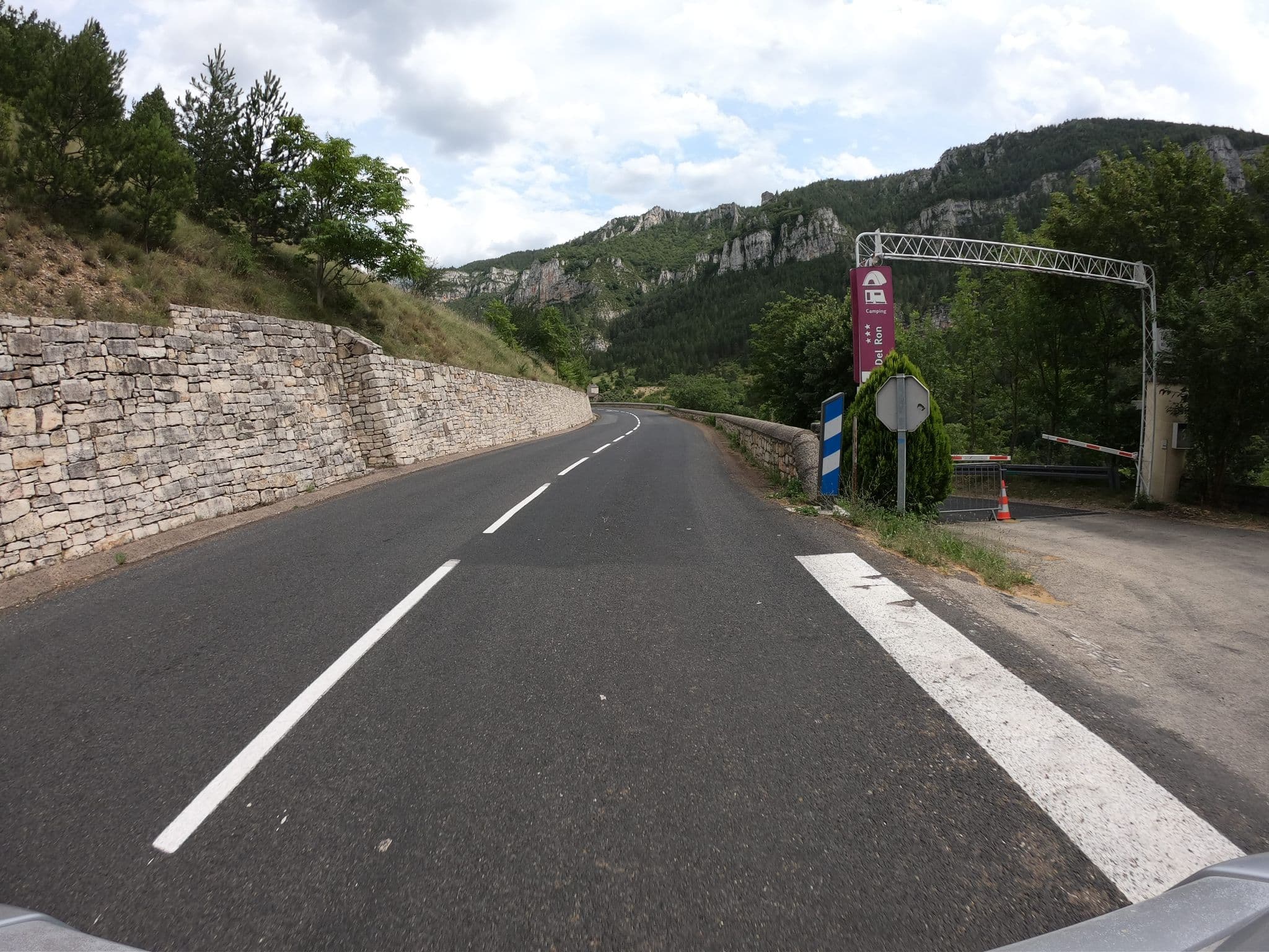 Street view near Del Ron, Florac — © joostjakob (CC BY-SA · Mapillary)