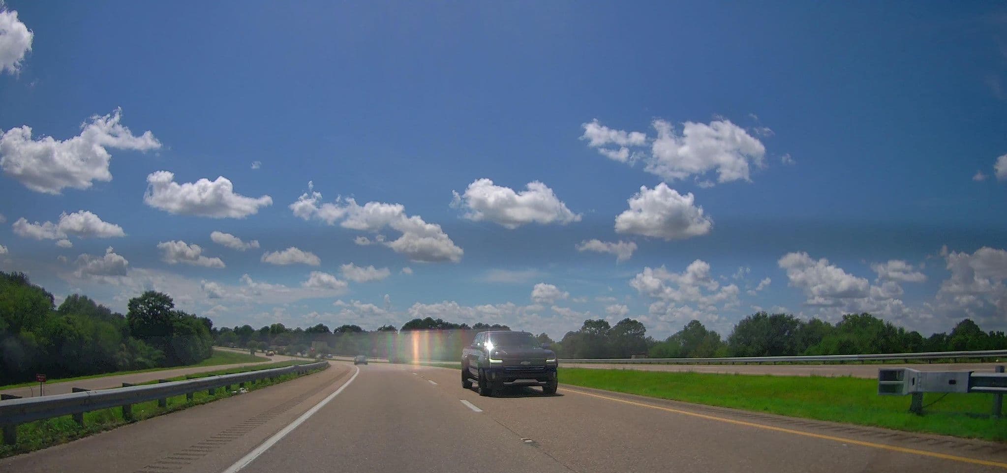 Street view near Tropic Shores Resort, Montgomery — © lordsutch (CC BY-SA · Mapillary)