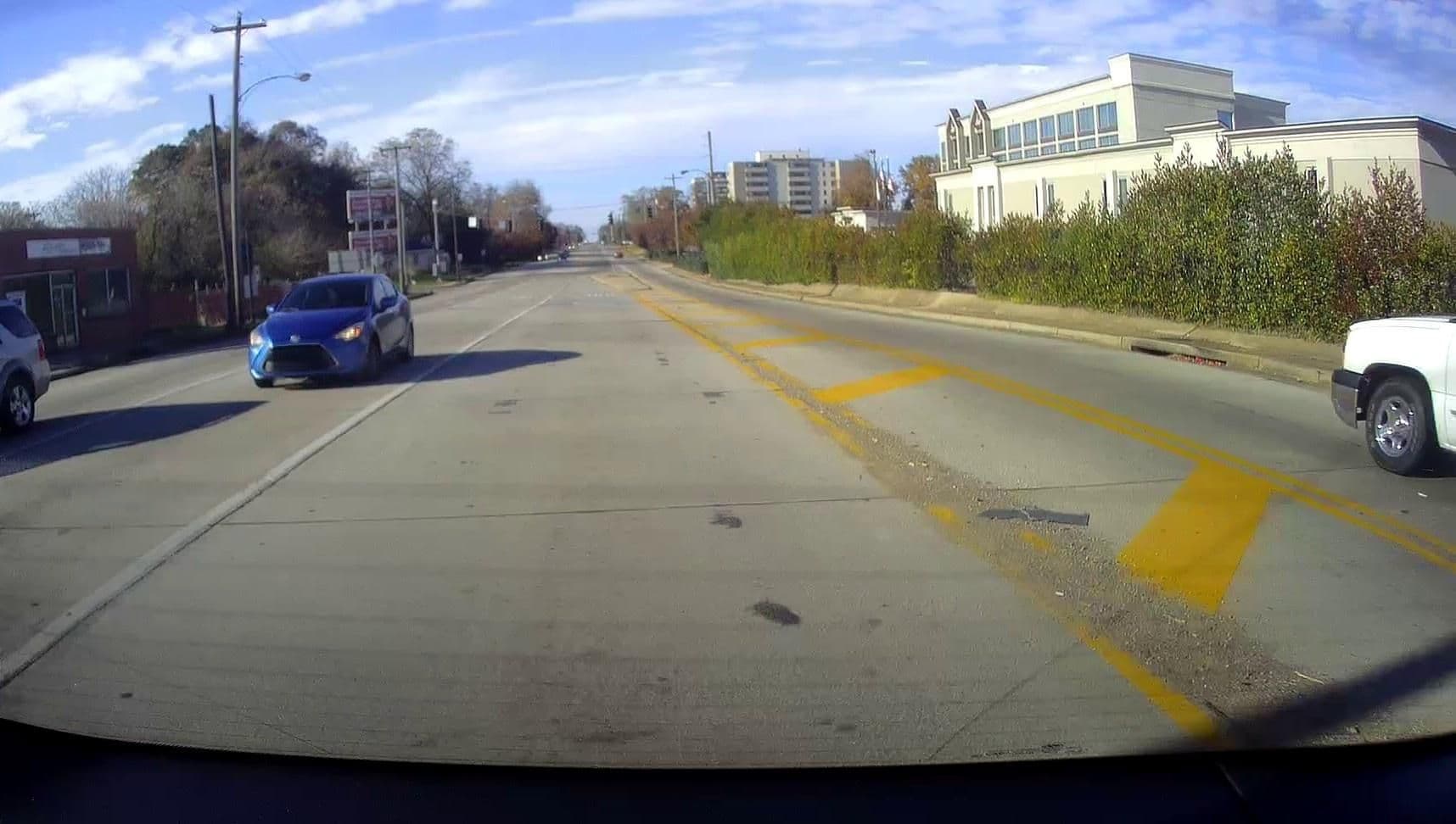 Street view near Garden Plaza Hotel, Flint City — © lordsutch (CC BY-SA · Mapillary)