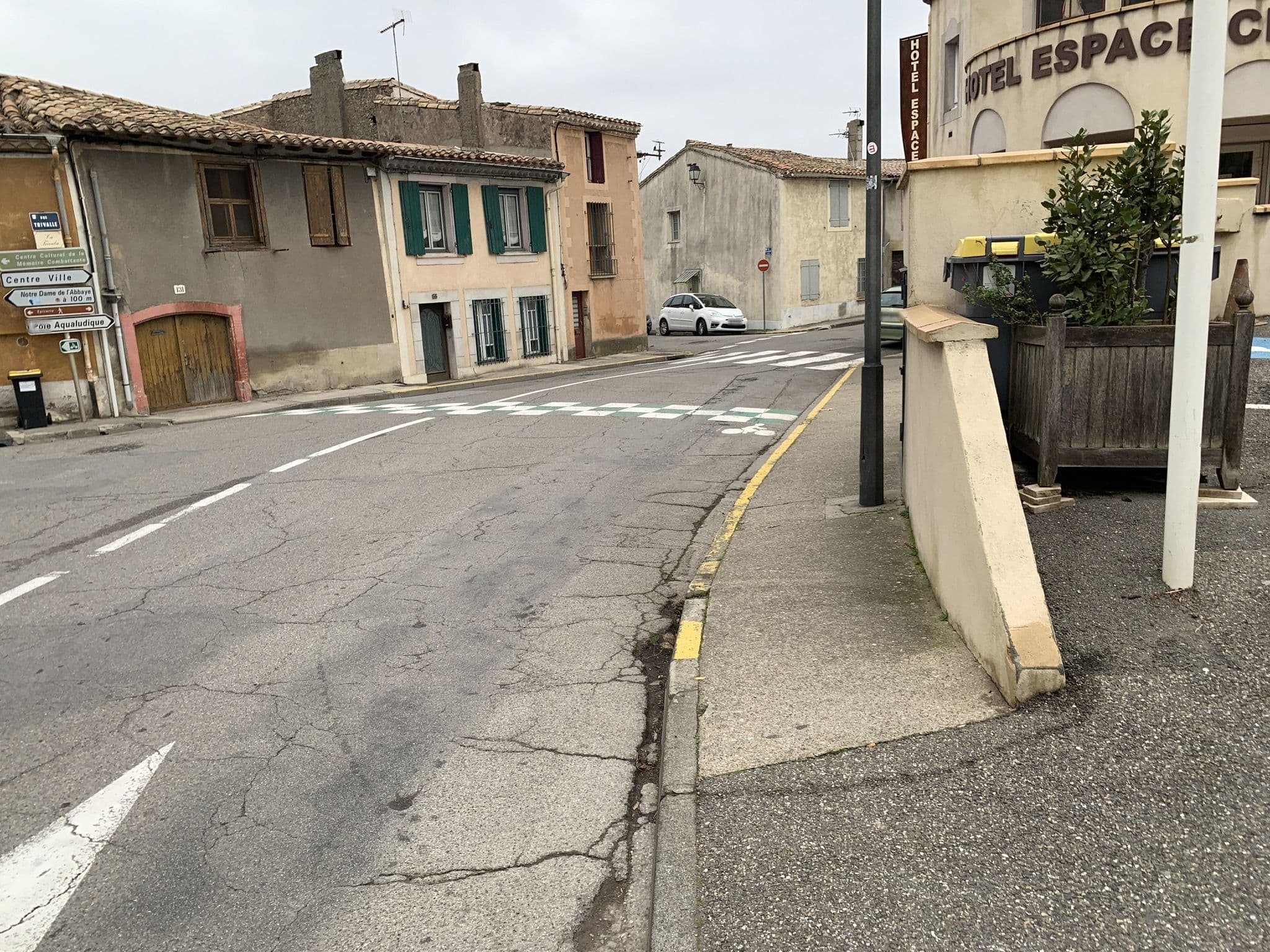 Street view near Hôtel Espace Cité, Carcassonne — © robot8a (CC BY-SA · Mapillary)