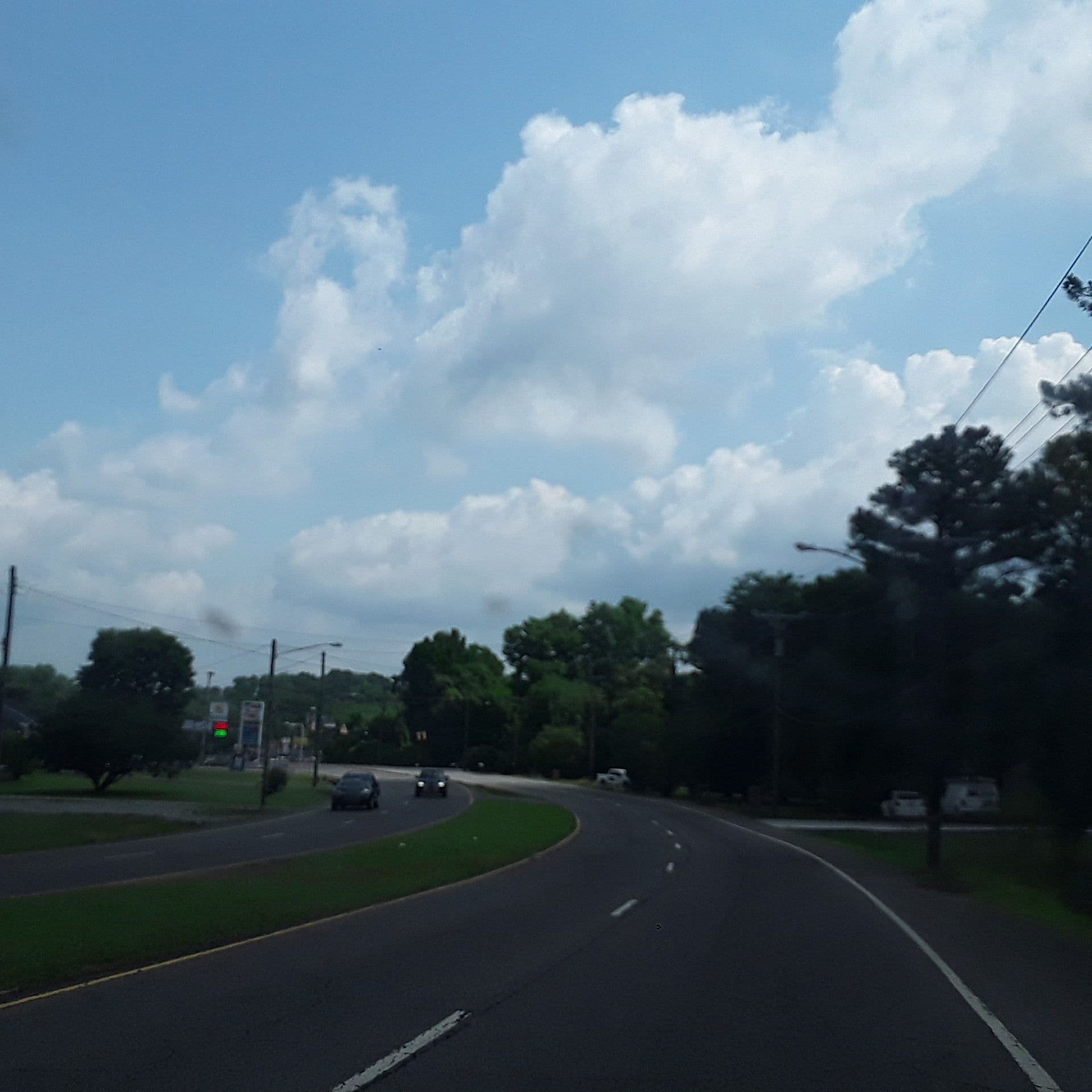 Street view near Air BnB, Nashville — © mollyjohnh (CC BY-SA · Mapillary)