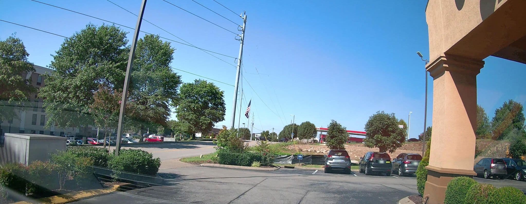 Street view near Nashville Hotel at The Crossings, La Vergne — © lordsutch (CC BY-SA · Mapillary)