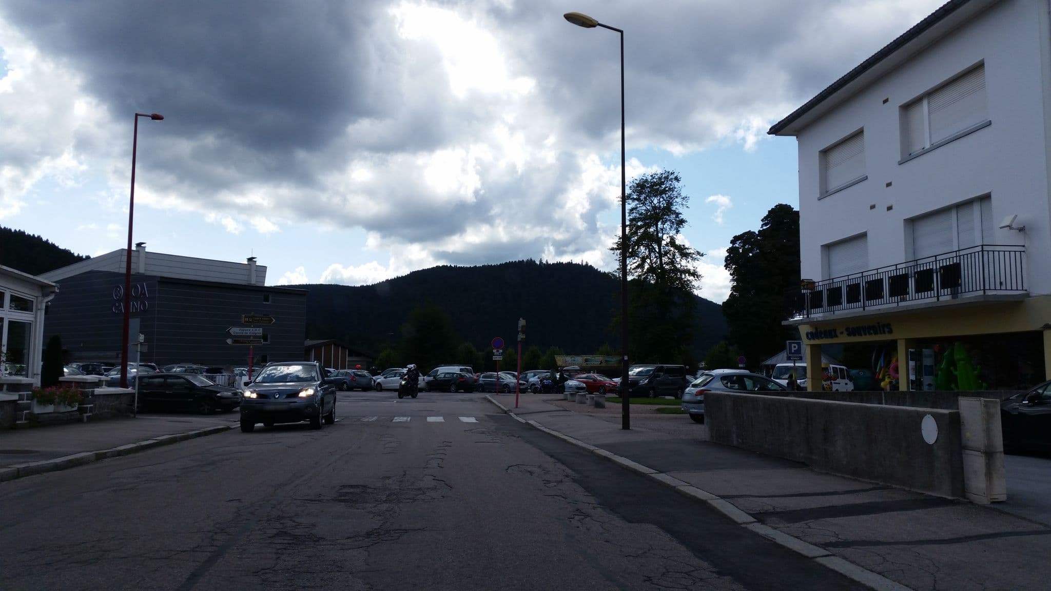 Street view near Hôtel de la Paix, Gérardmer — © it_s_so_funny (CC BY-SA · Mapillary)