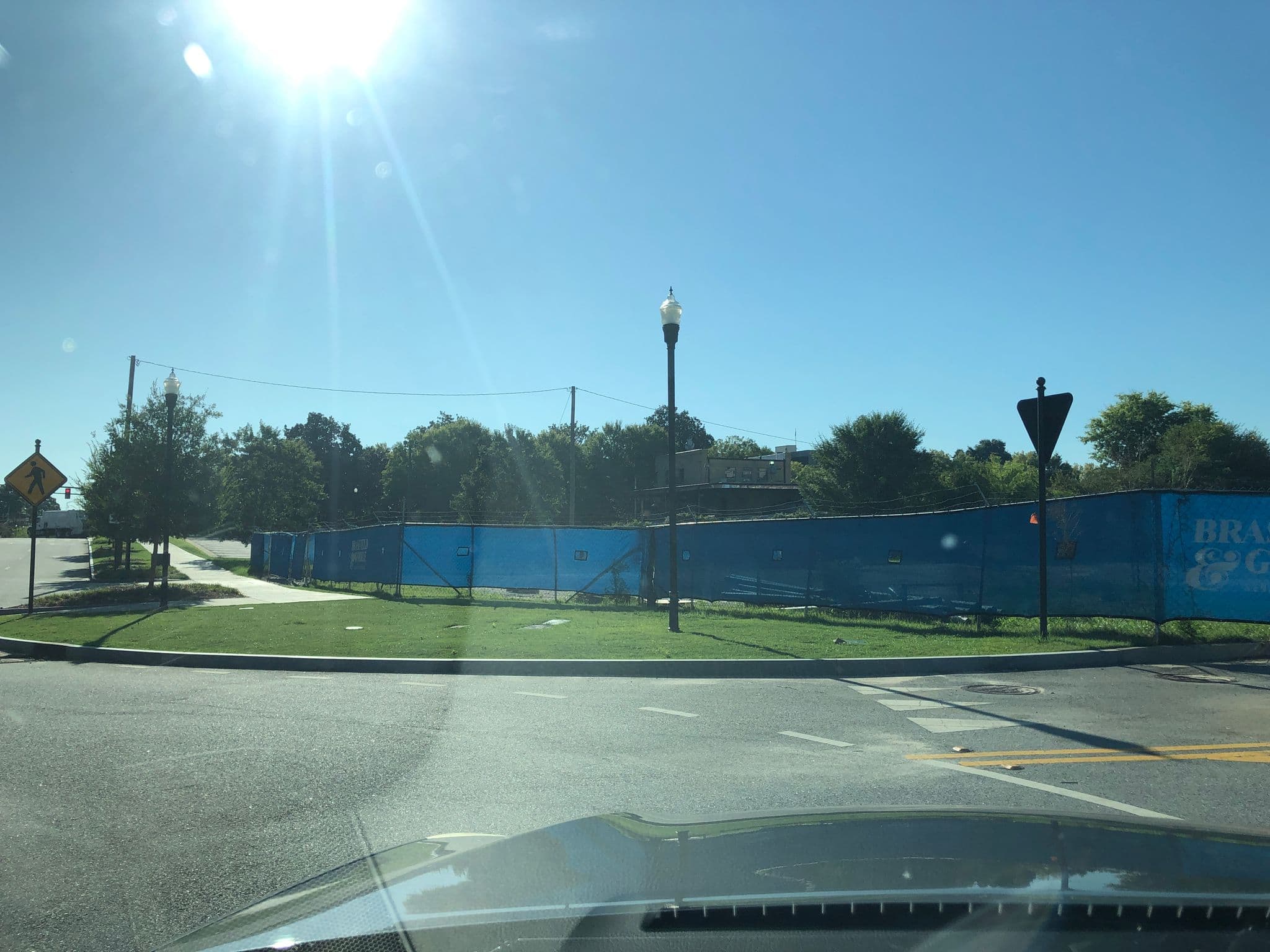 Street view near Hotel Indigo Rm 220, Phenix City — © zandu (CC BY-SA · Mapillary)