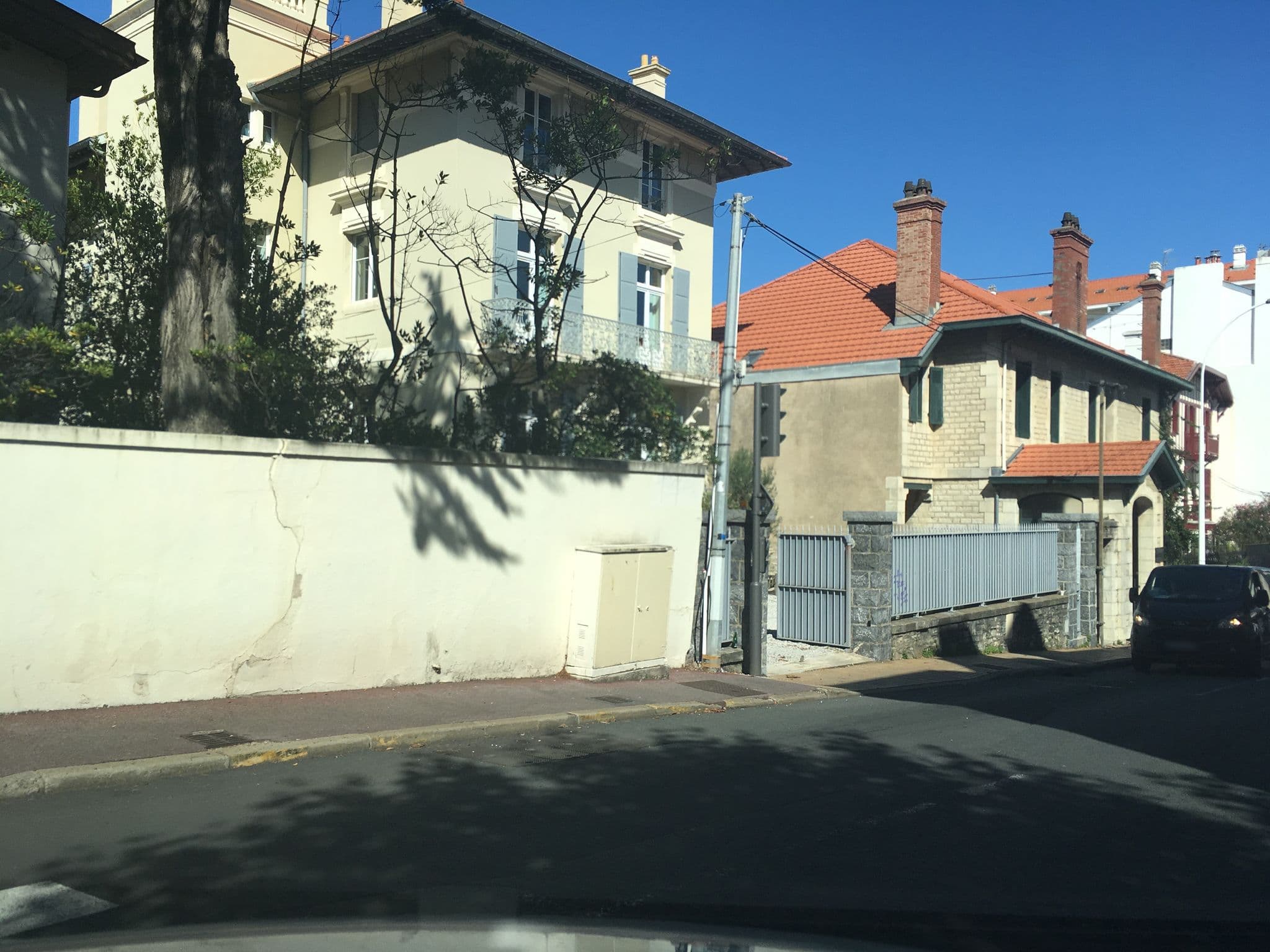 Street view near Hôtel Eddouard VII, Biarritz — © mappy_sa (CC BY-SA · Mapillary)