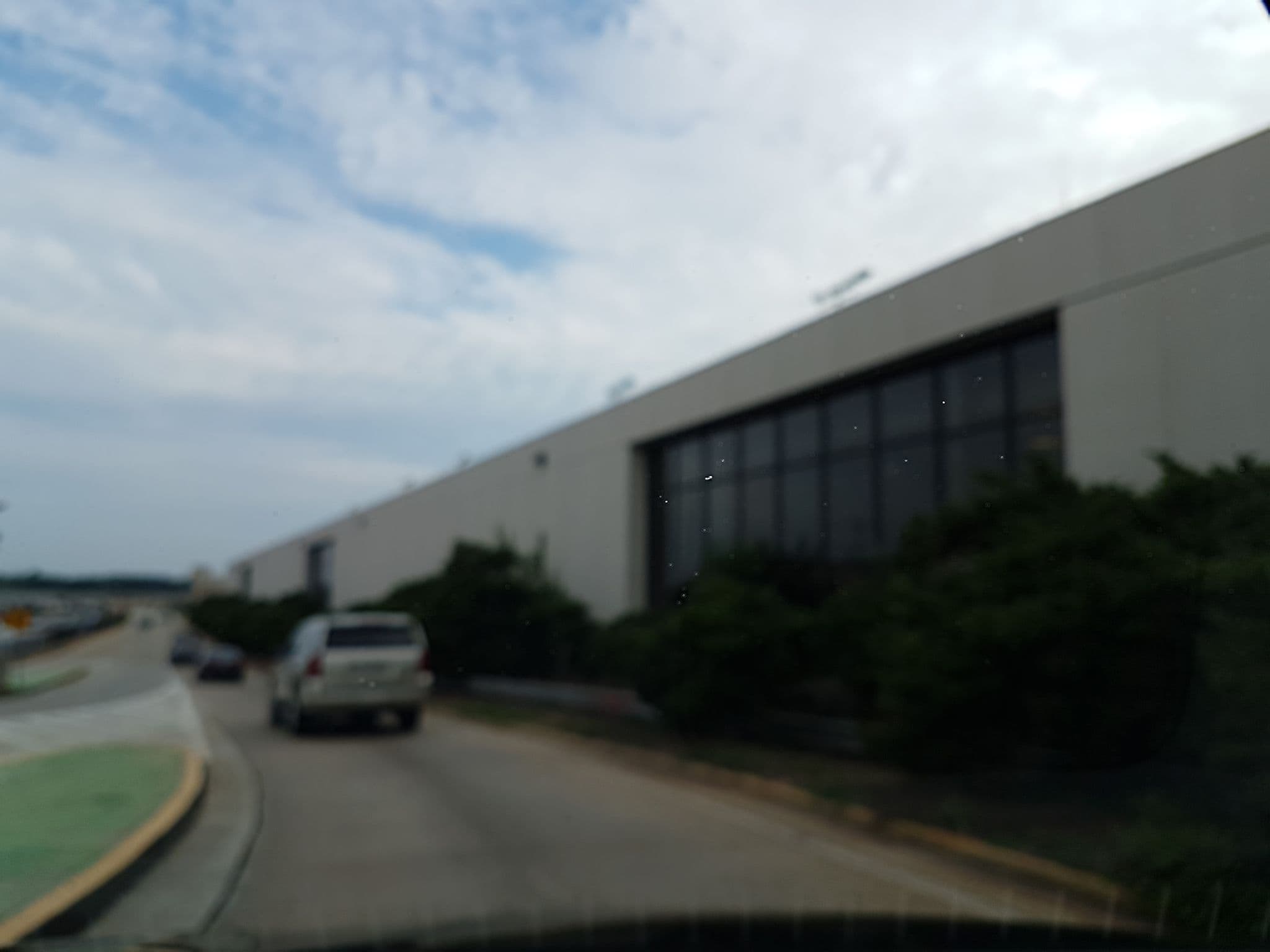Street view near Minute Suites ATL Concourse B, Hapeville — © lxmatl3 (CC BY-SA · Mapillary)