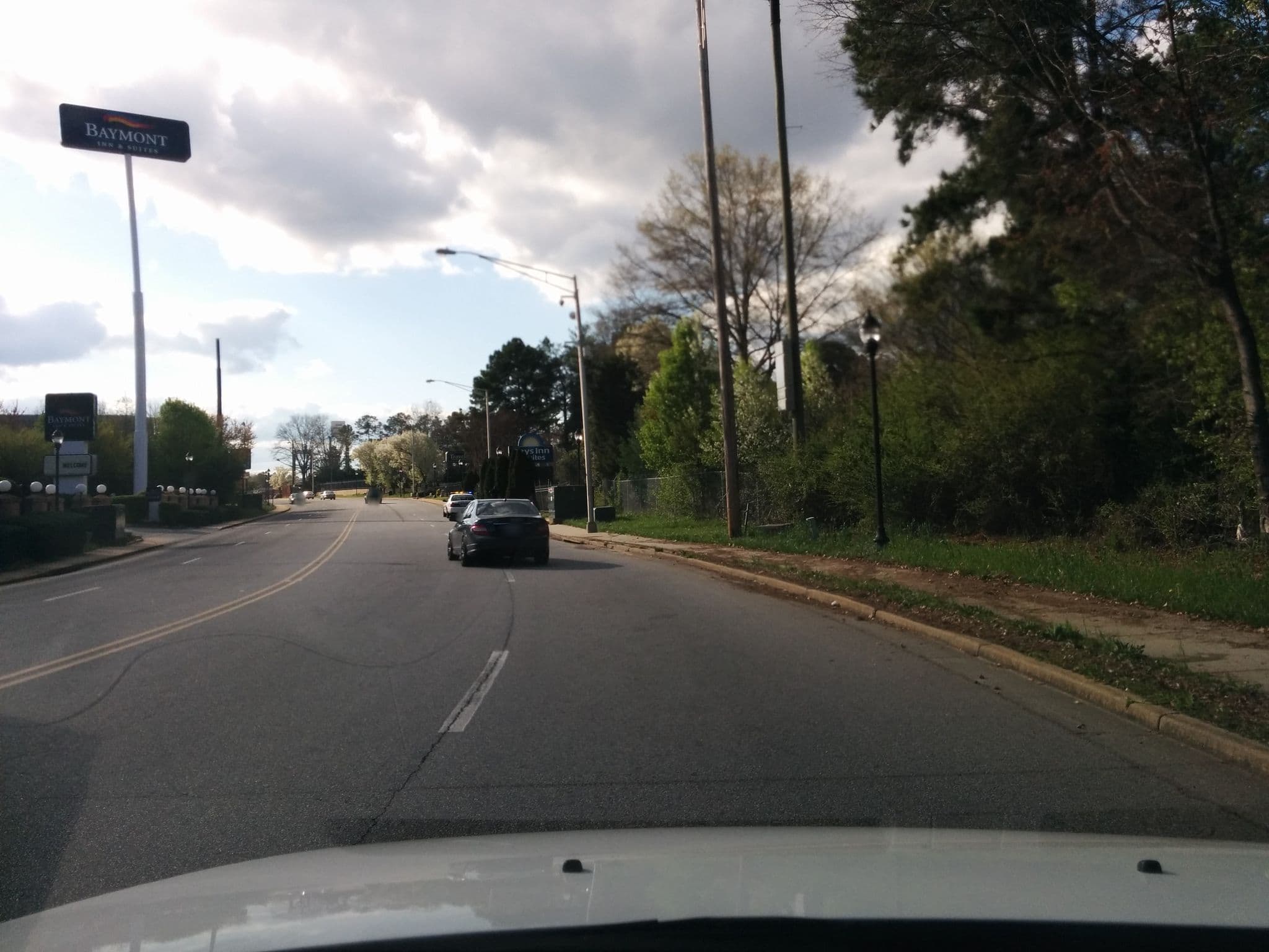 Street view near Howard Johnson Inn, Hapeville — © jlevente (CC BY-SA · Mapillary)