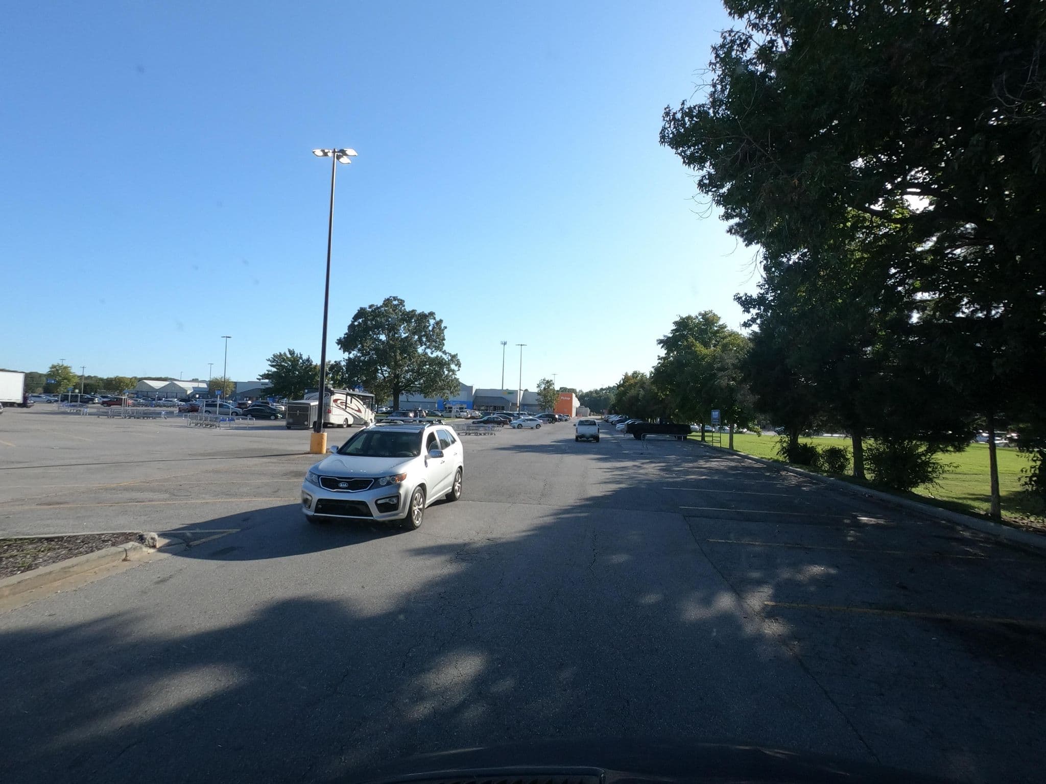 Street view near Super 8, New Union — © aidenrohde (CC BY-SA · Mapillary)