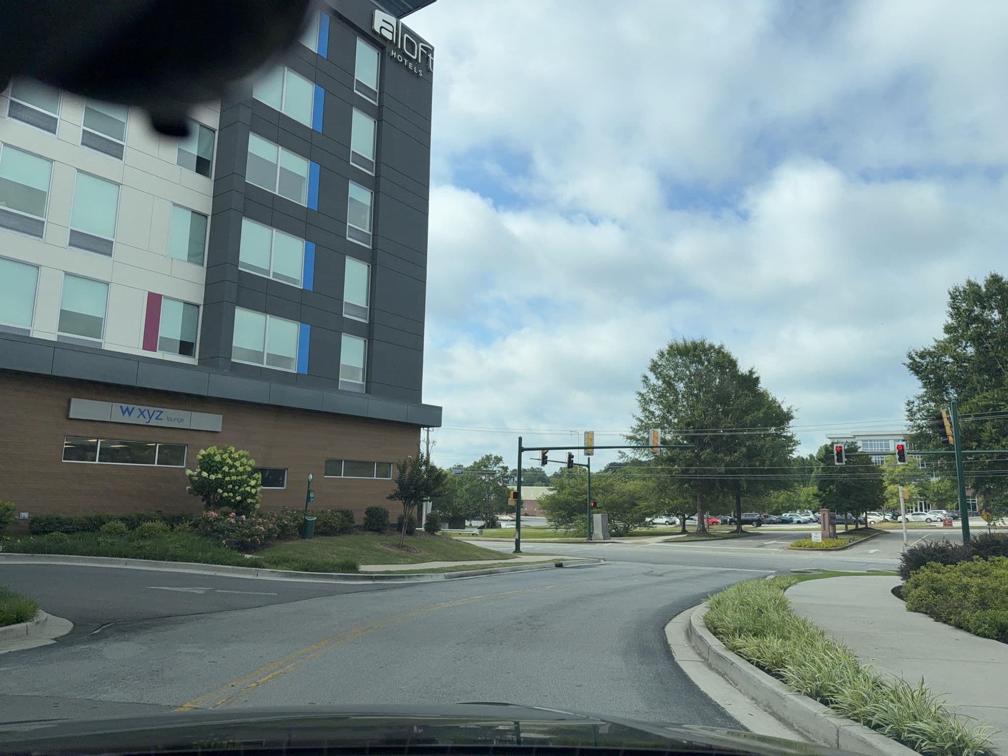 Street view near Aloft Chattanooga Hamilton Place, East Brainerd — © jarielj (CC BY-SA · Mapillary)