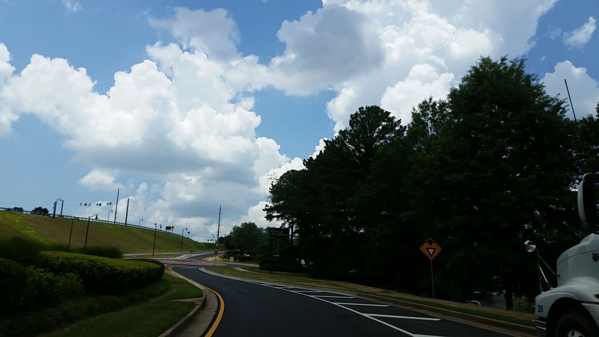 Street view near Hampton Inn, Vinings — © jackdripper (CC BY-SA · Mapillary)