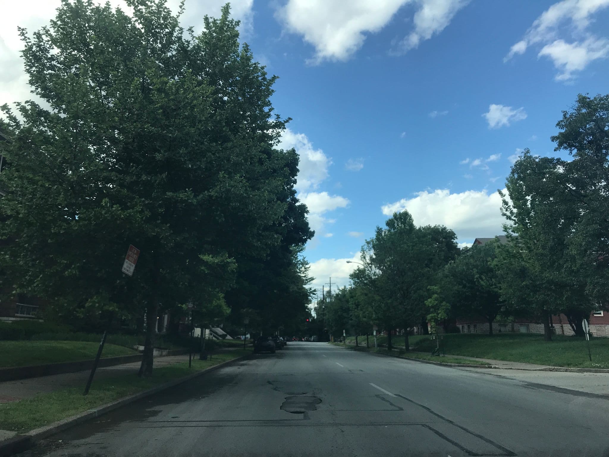 Street view near Bikini Bottom, Louisville — © jroseaph (CC BY-SA · Mapillary)