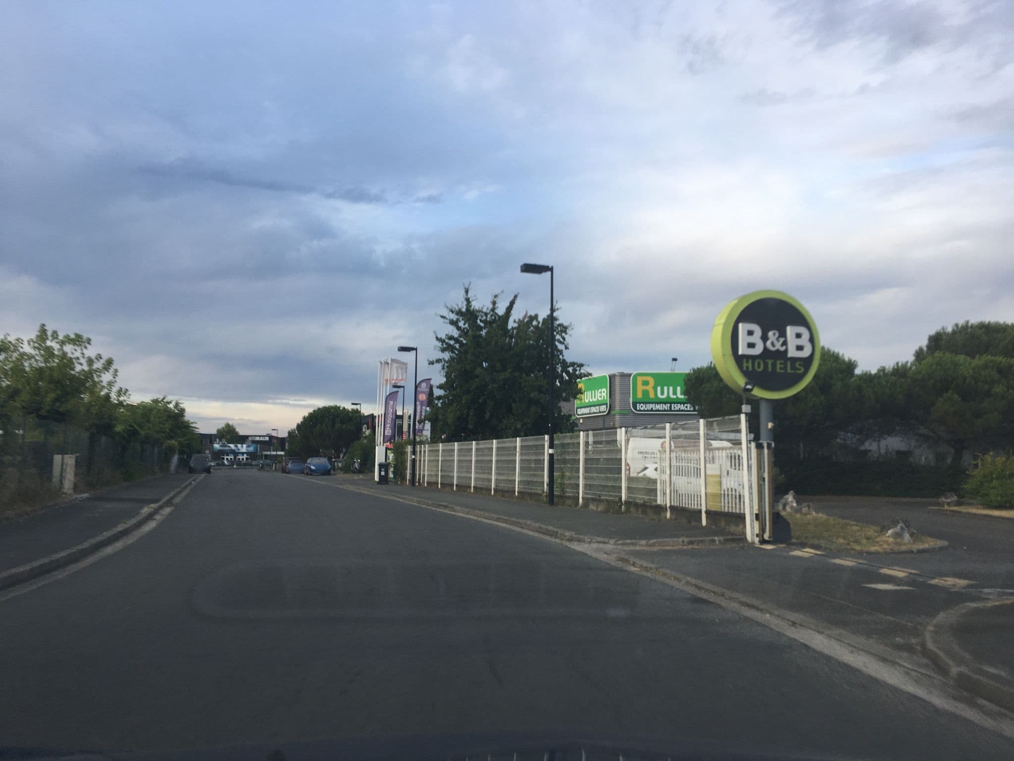 Street view near B&B Hôtel, Mérignac — © max93600 (CC BY-SA · Mapillary)